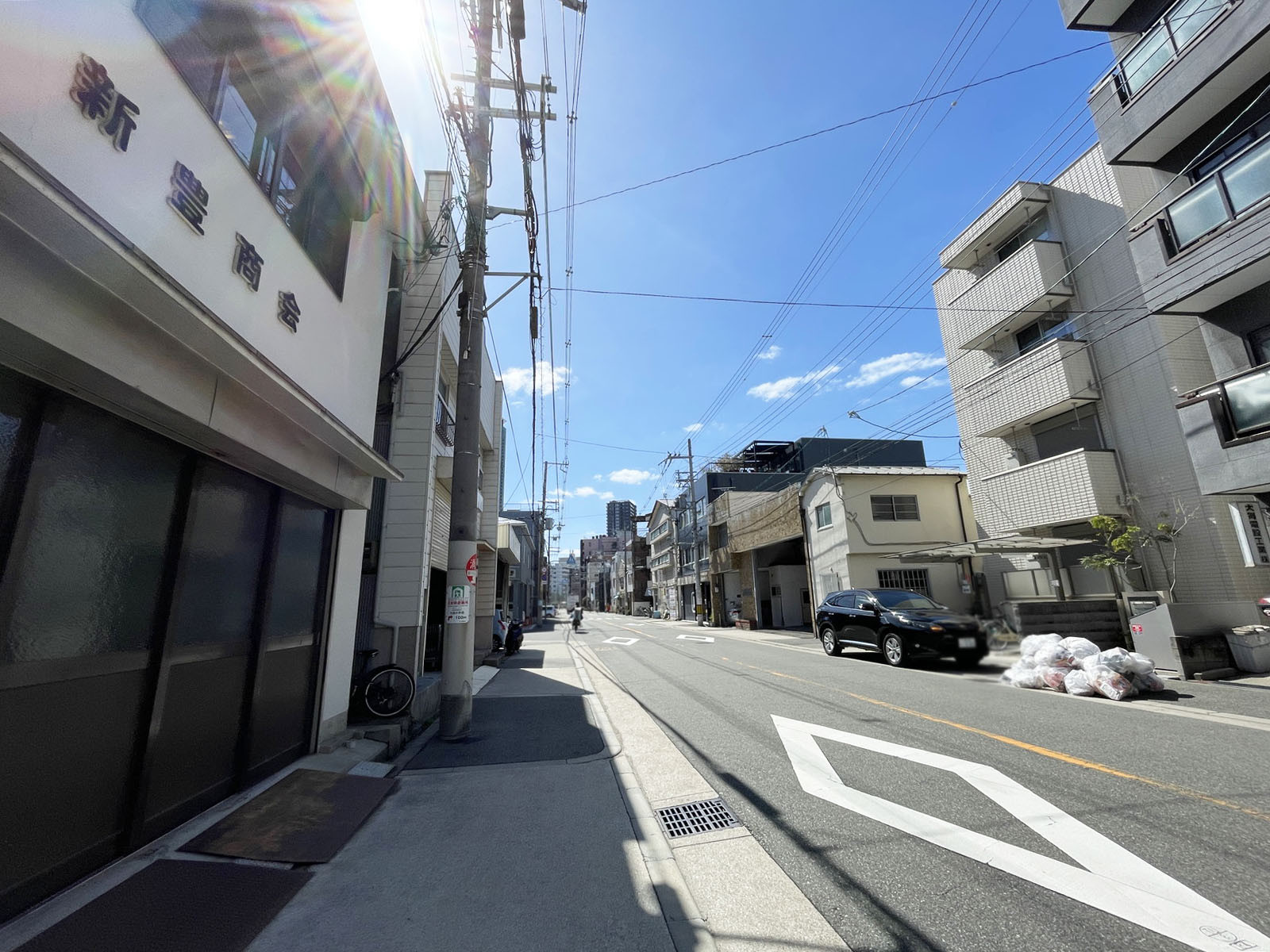 大西ビル前面の通り