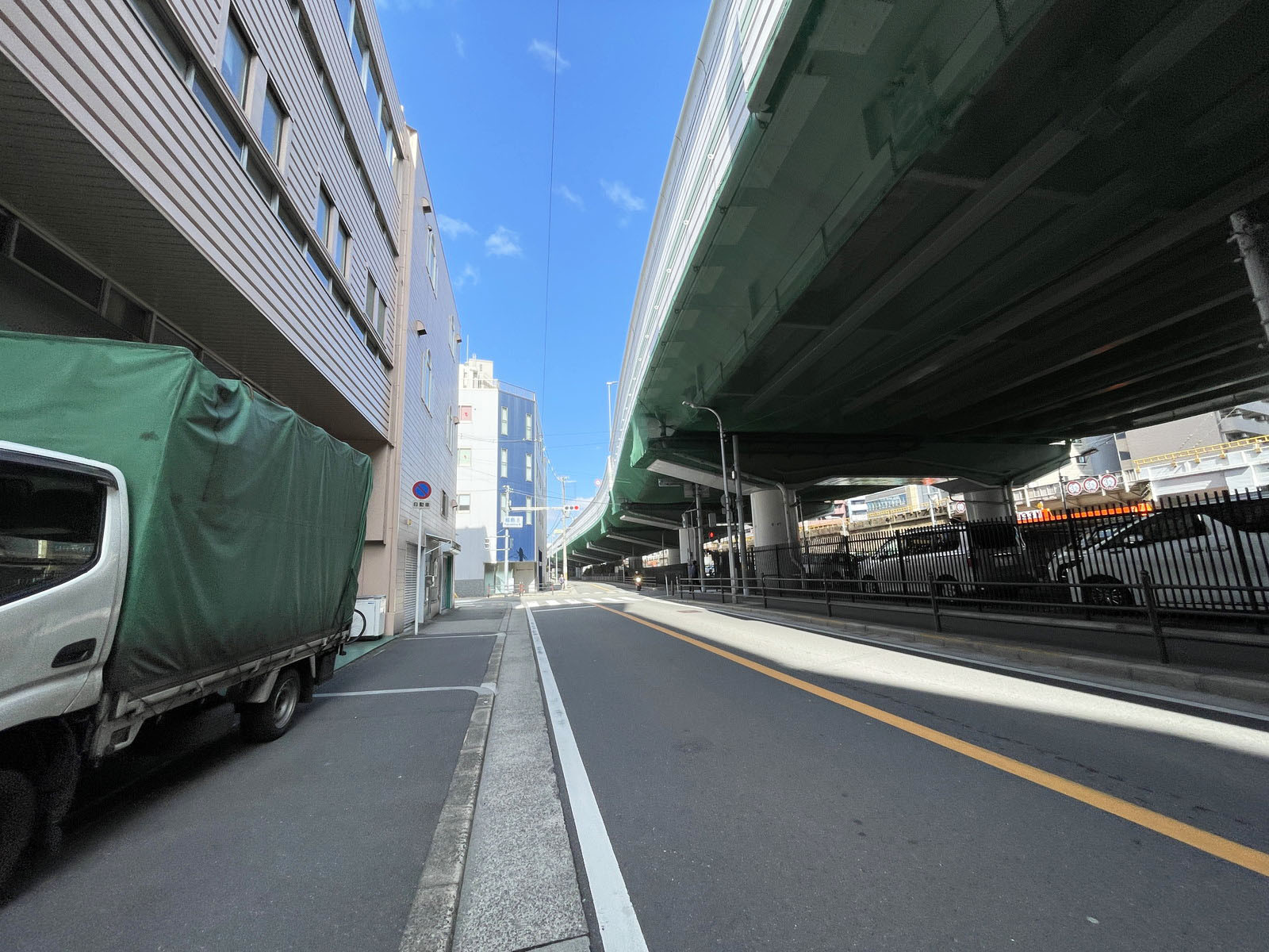 サンファッションビル前面の通り