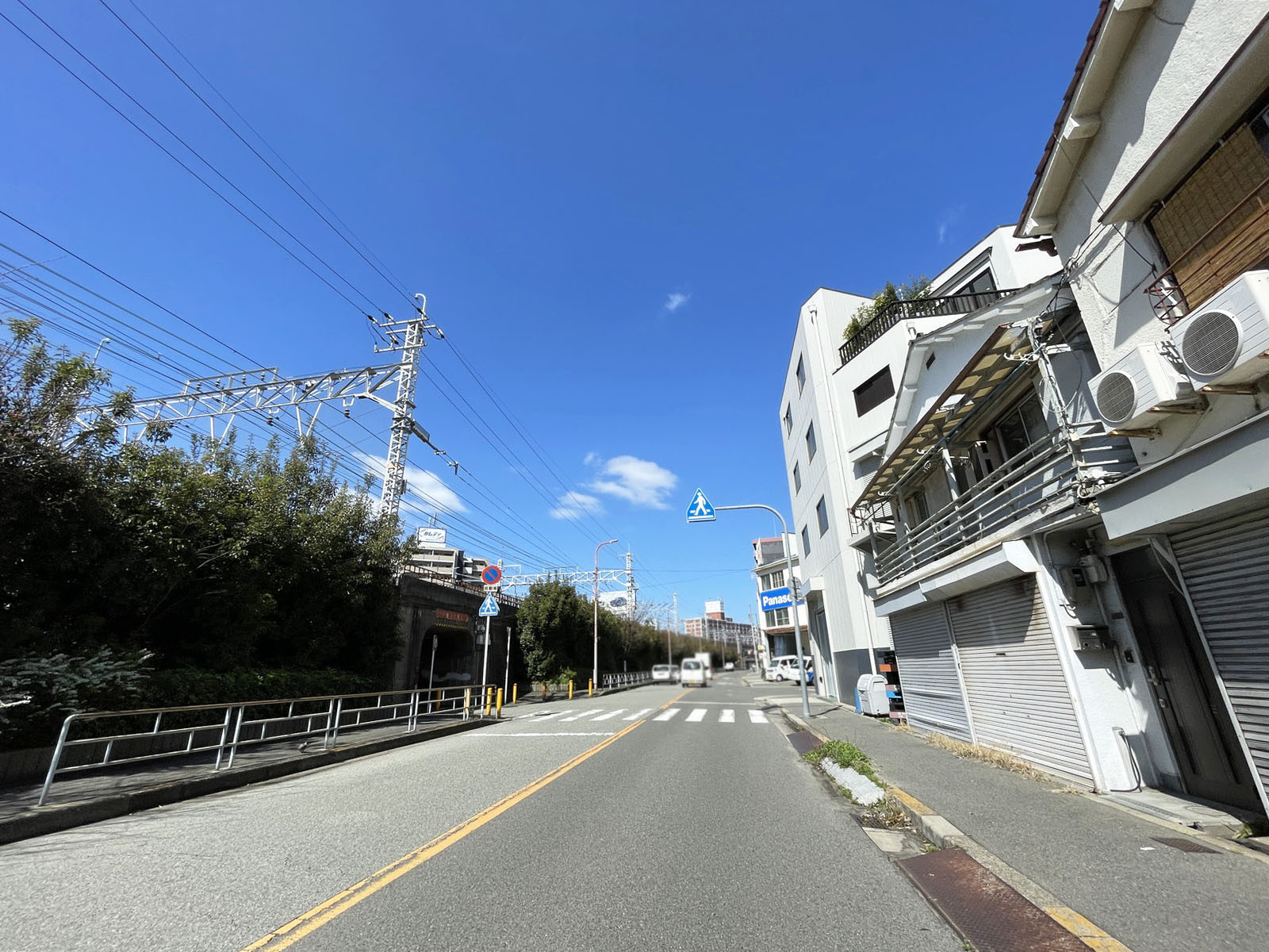 大淀南ミューザービル前面の通り