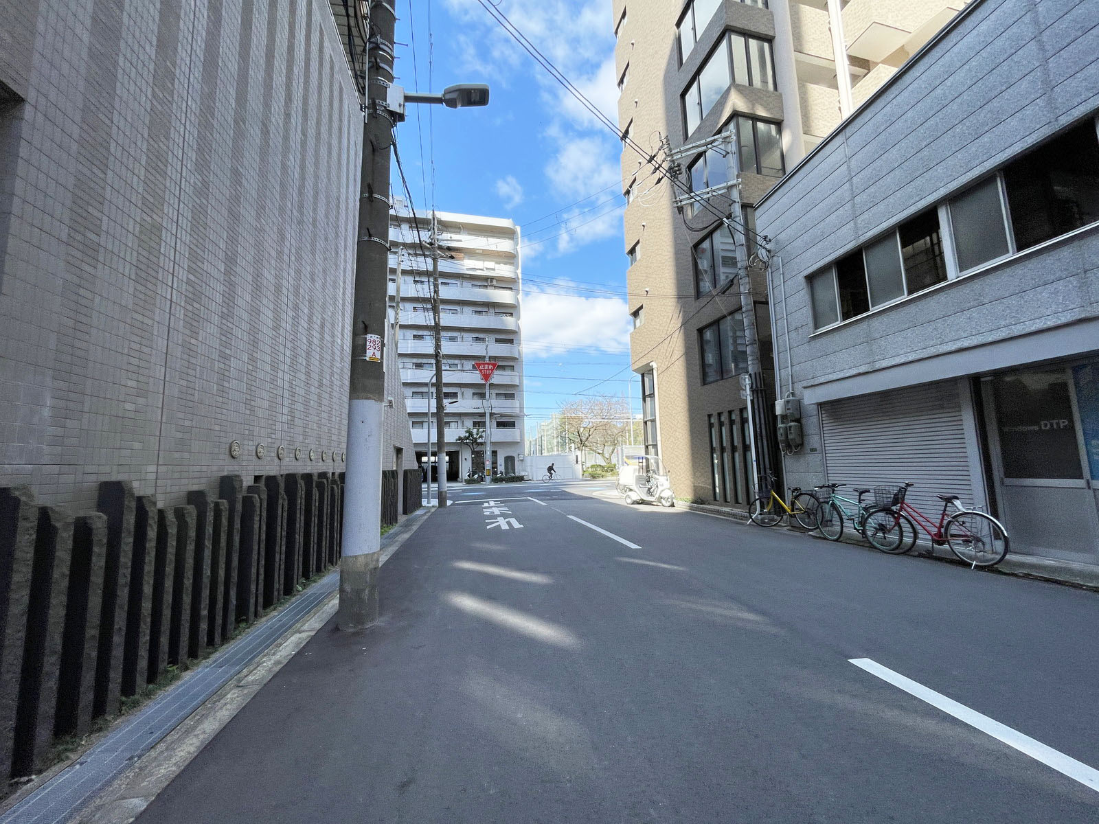 SAGAWAビル前面の通り