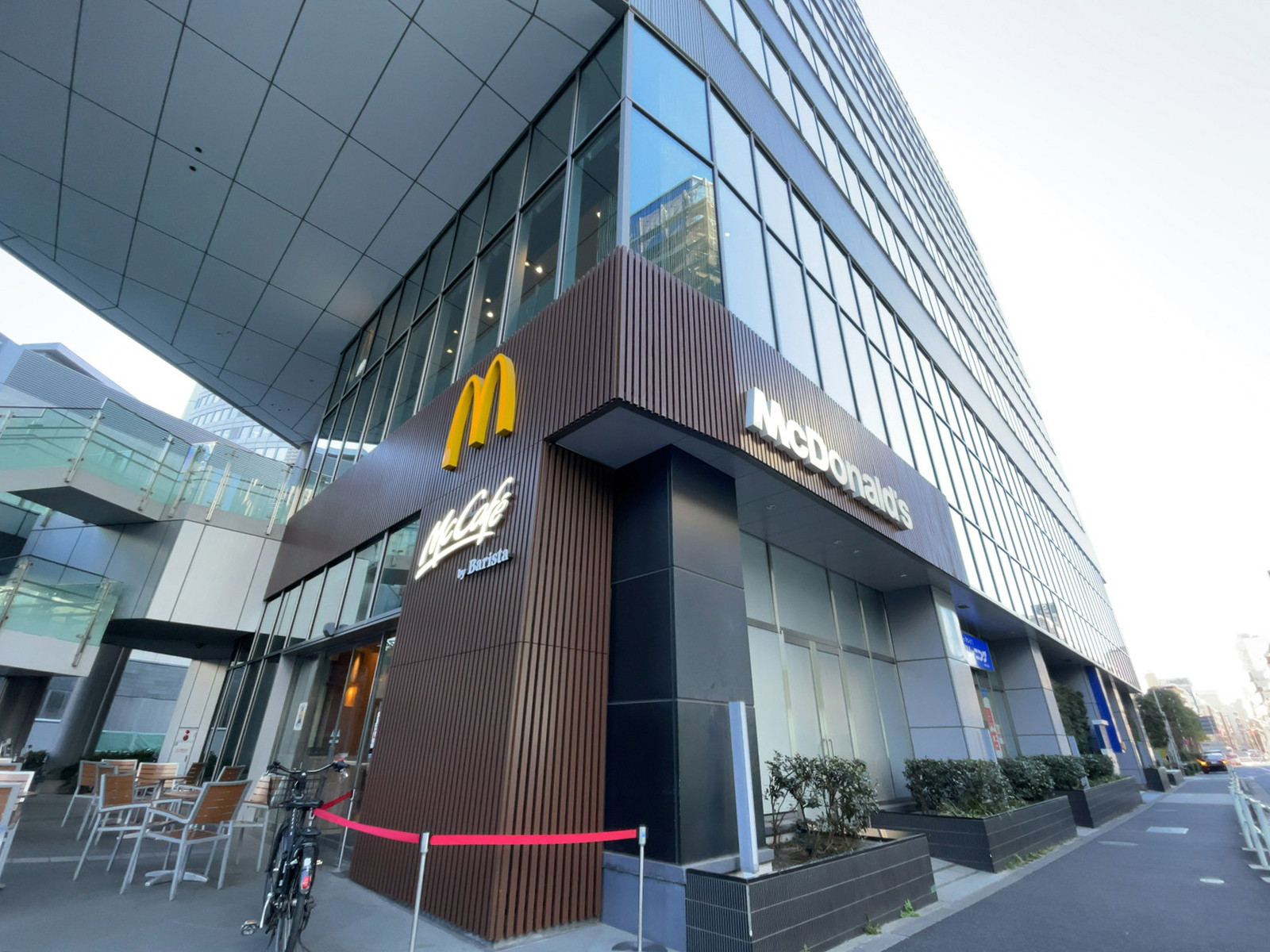 至近のマクドナルド 六本木ヒルズ店