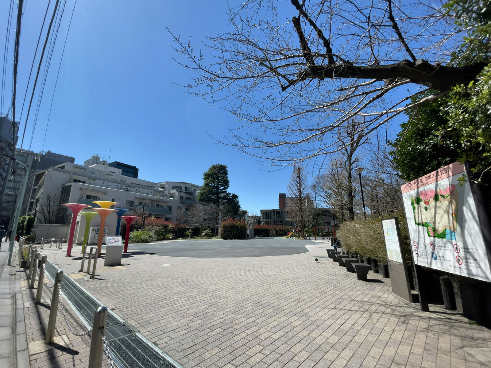 徒歩1分の六本木西公園
