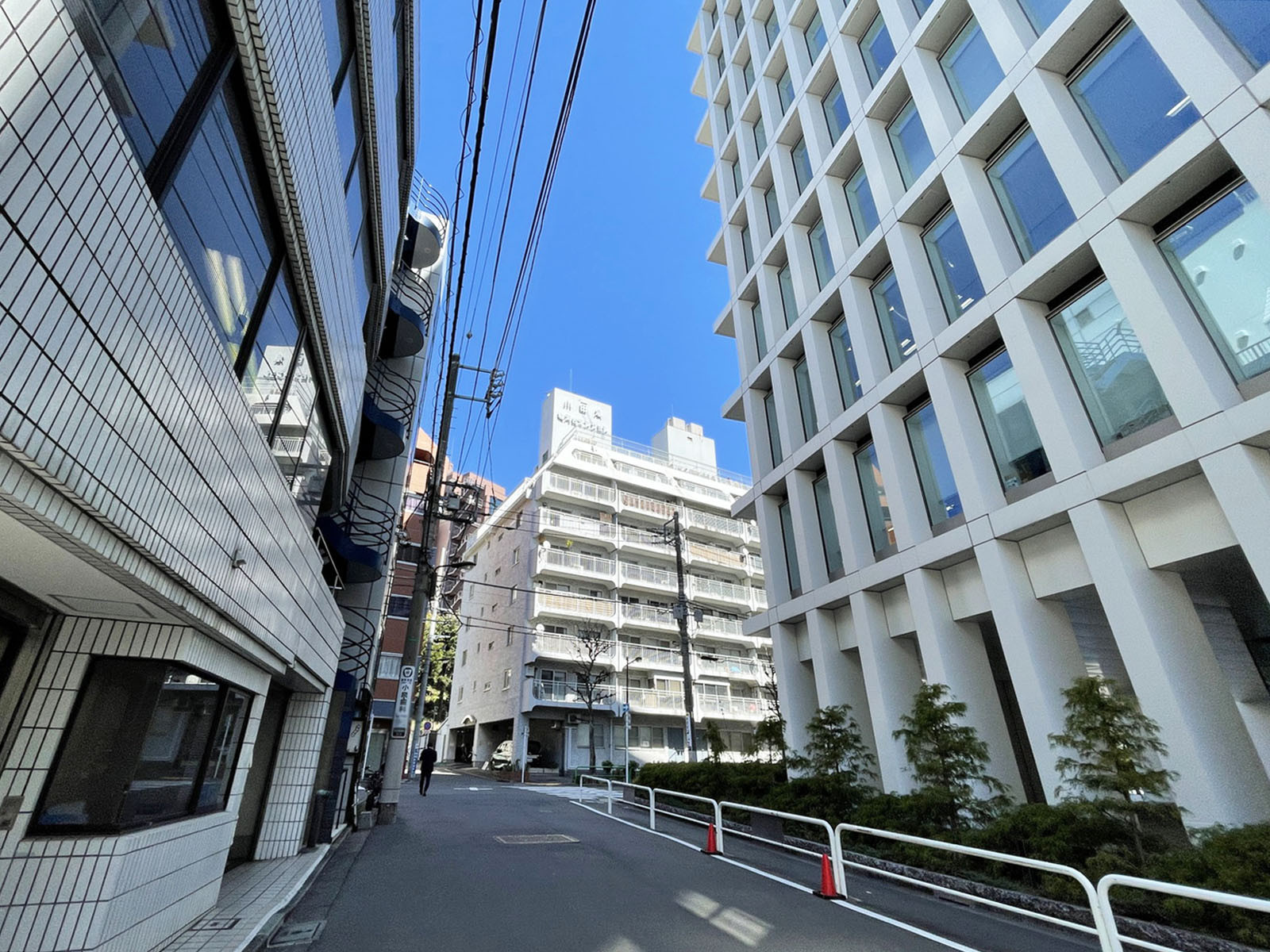 浅田ビル前面の通り