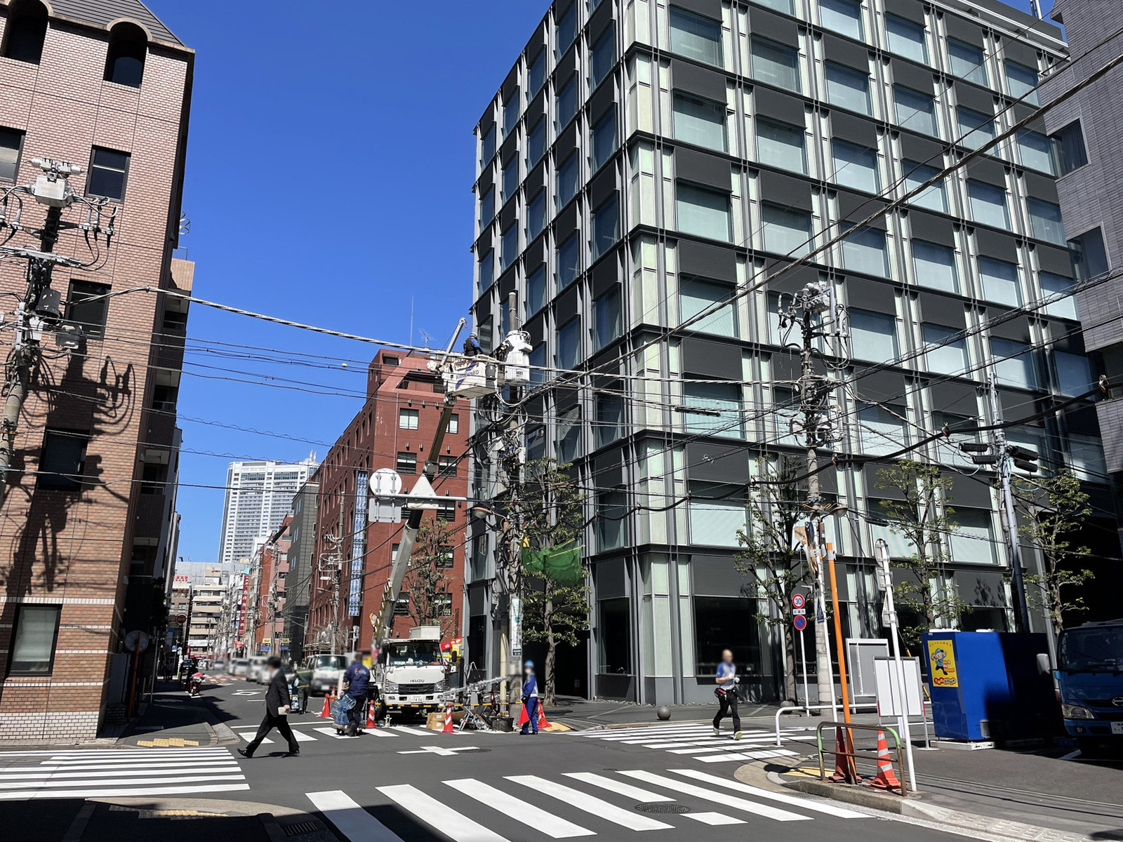 PMO神保町前面の愛全地蔵通り