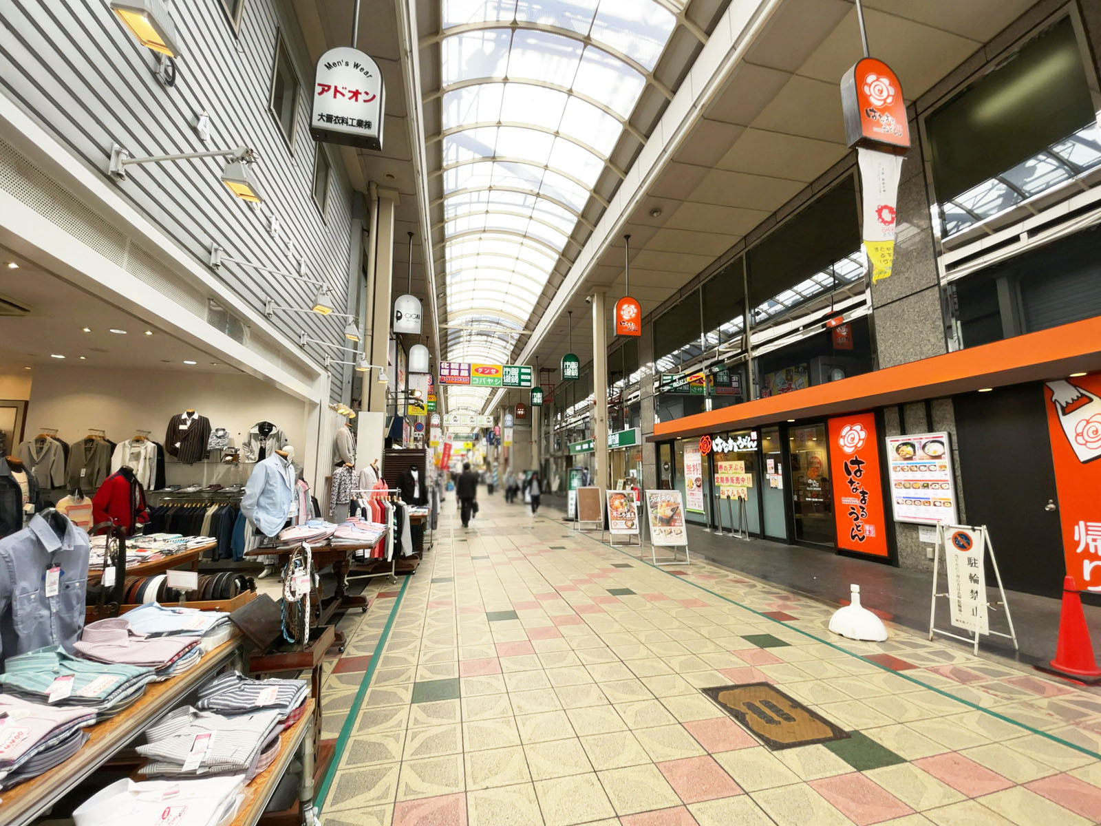 近くのせんば心斎橋筋商店街