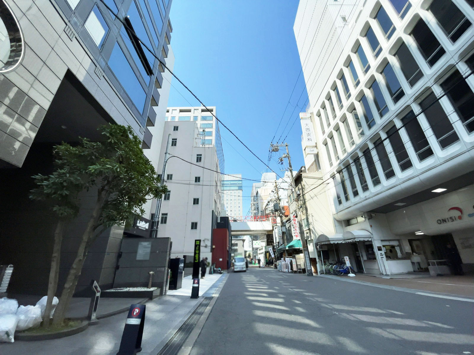 ORIX久太郎町ビル前面の通り