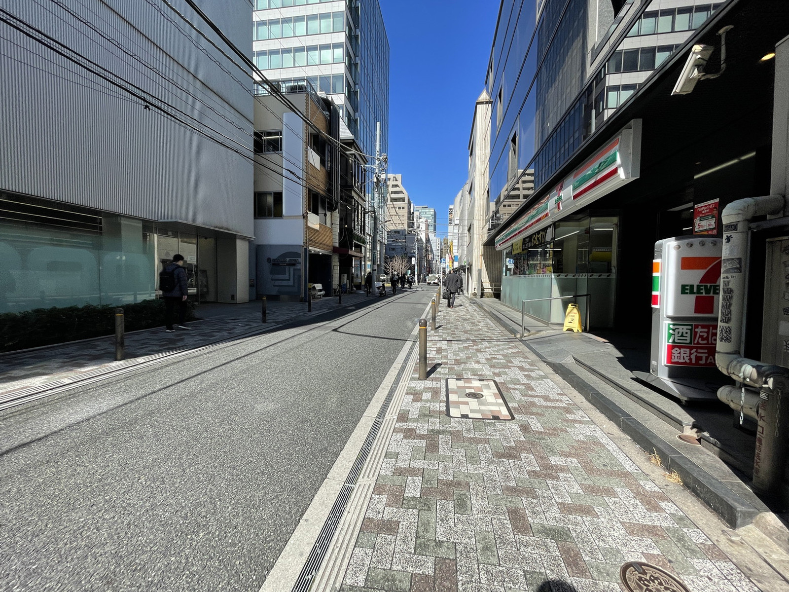 ARISTO虎ノ門前面の通り