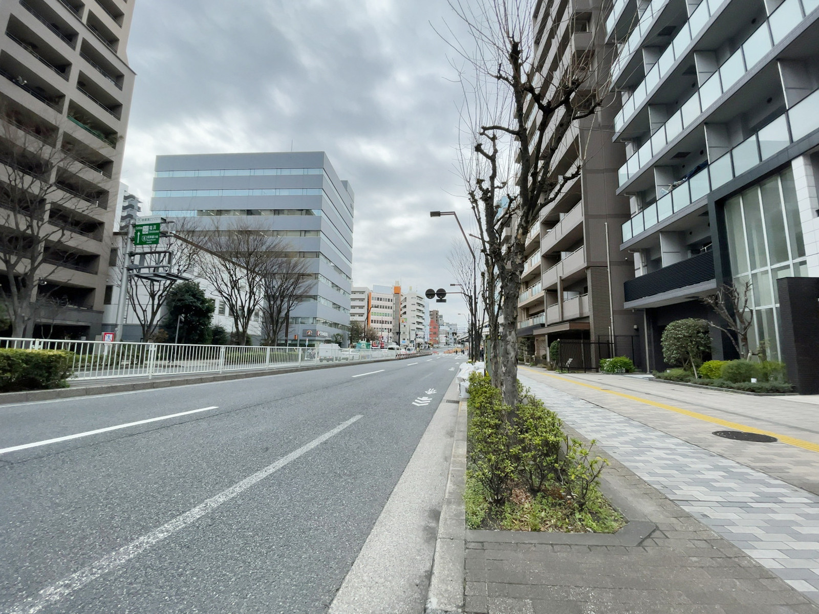 BESIDE KIBA前面の通り