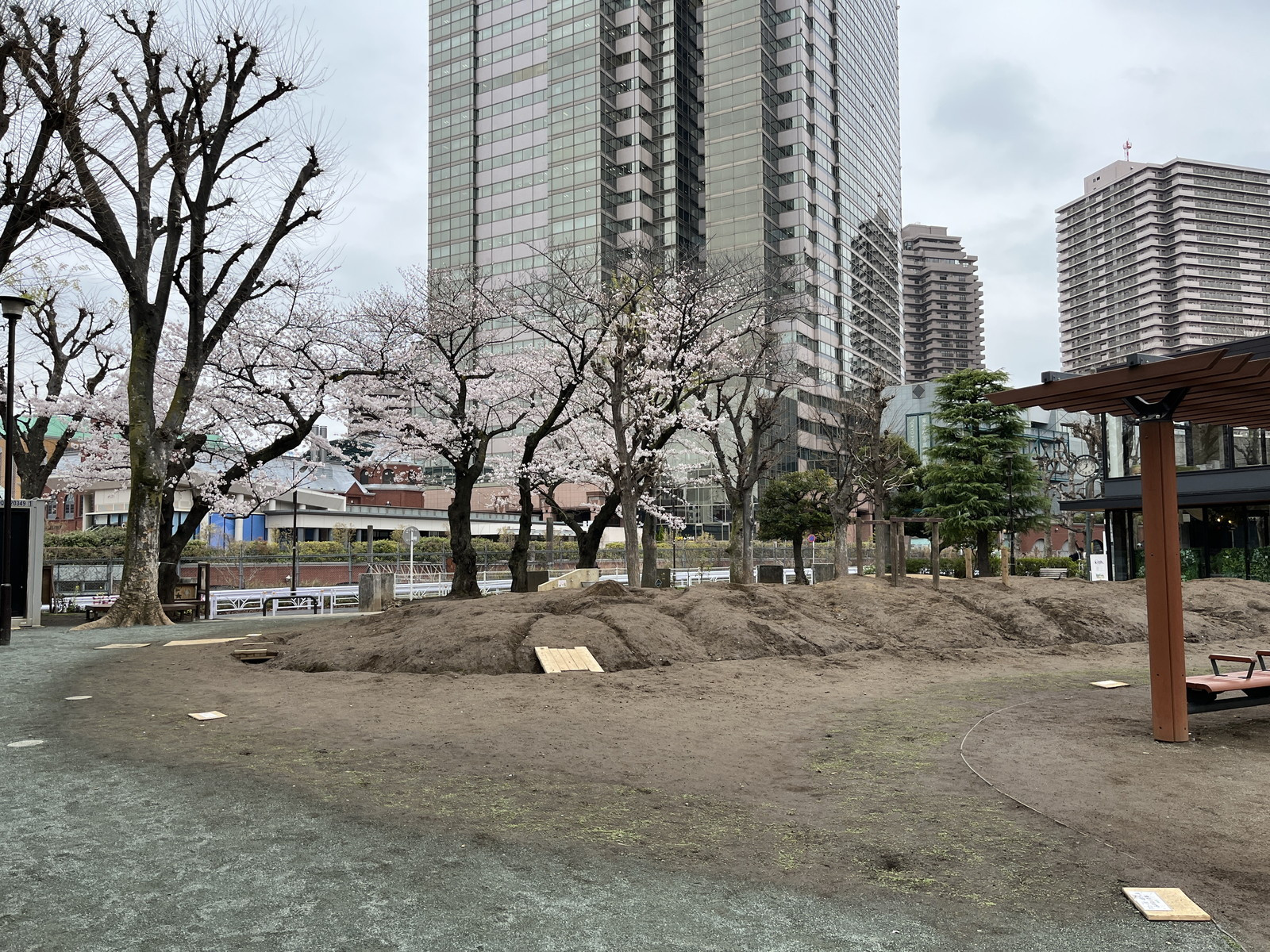 並びにある恵比寿南一公園