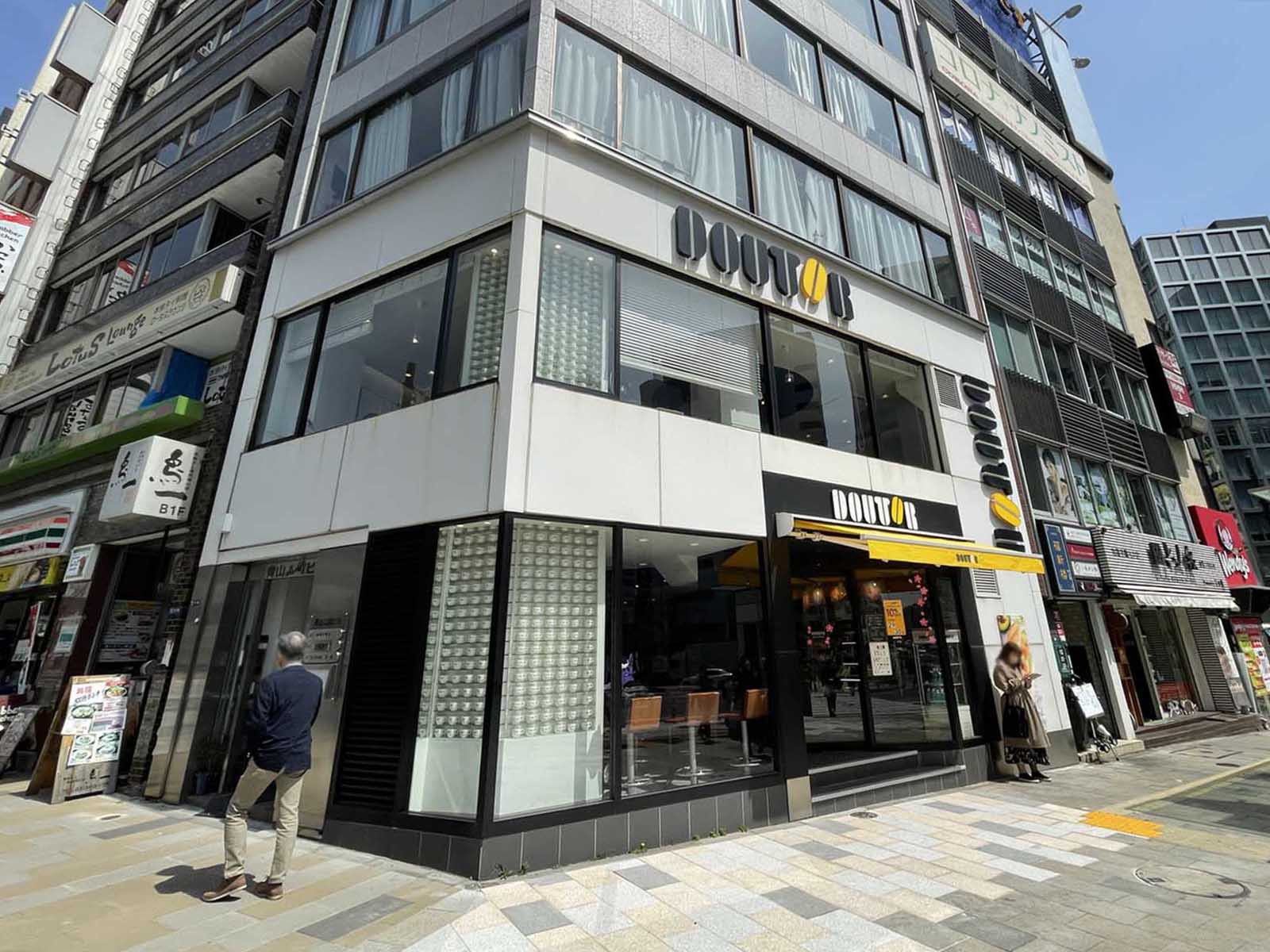 近くのドトールコーヒーショップ 青山外苑前店
