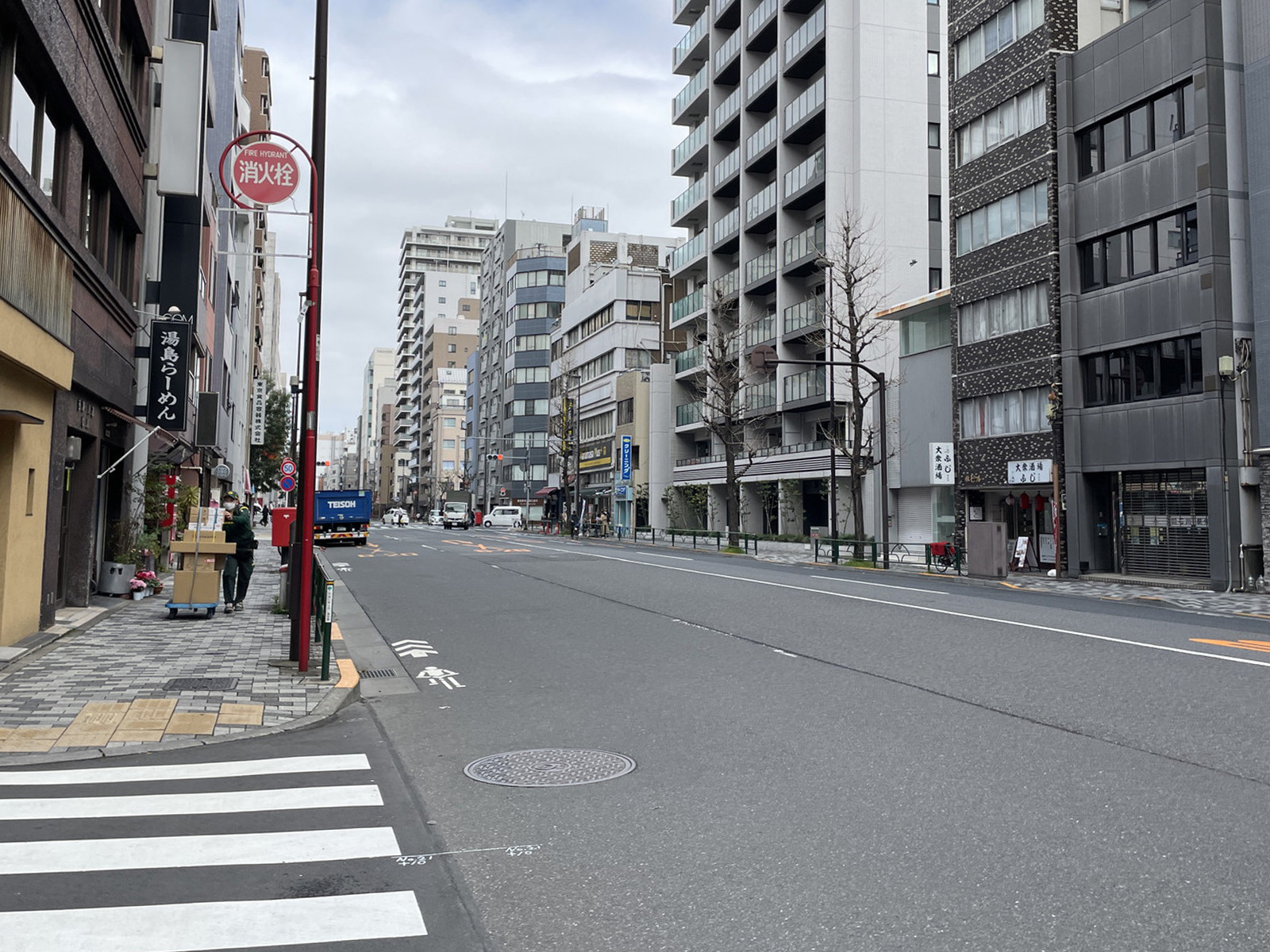 斎藤ビル前面の通り