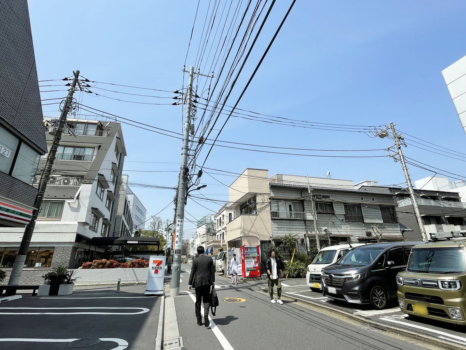 KRT青山ビル前面の通り