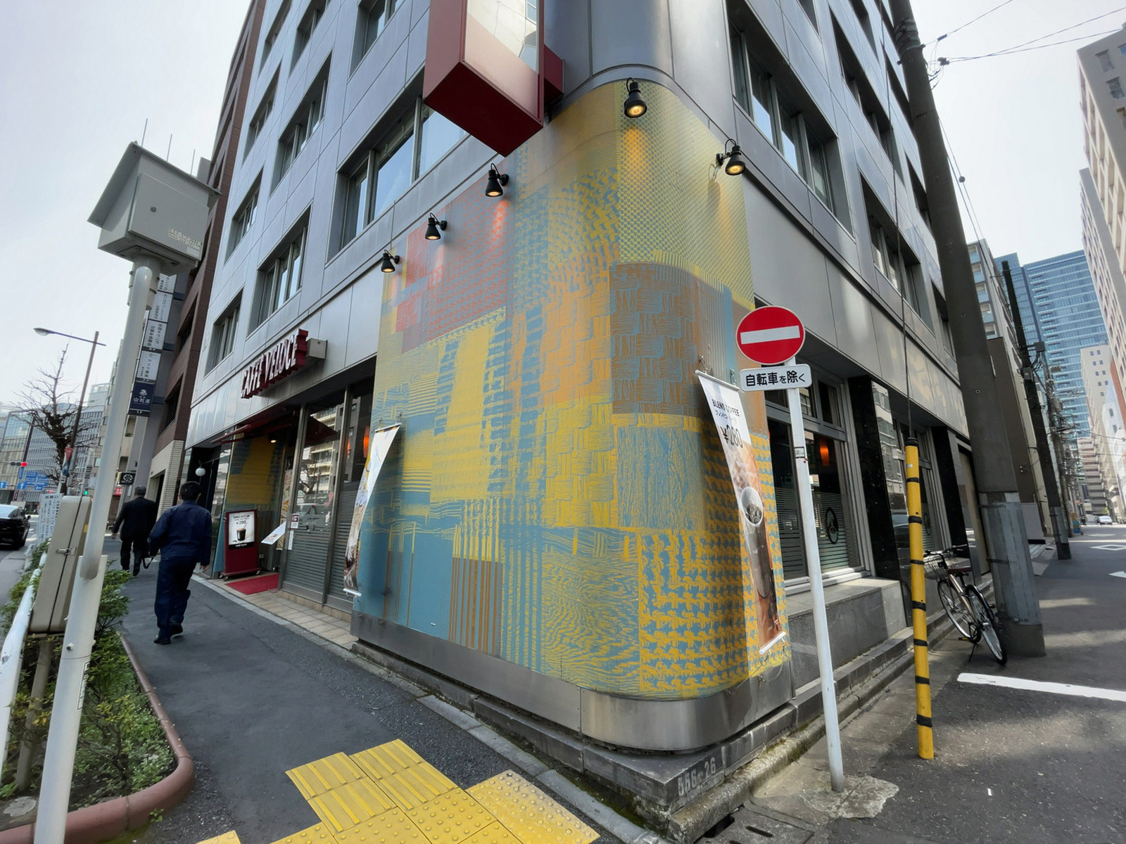 徒歩2分のカフェ・ベローチェ 神田美土代町店