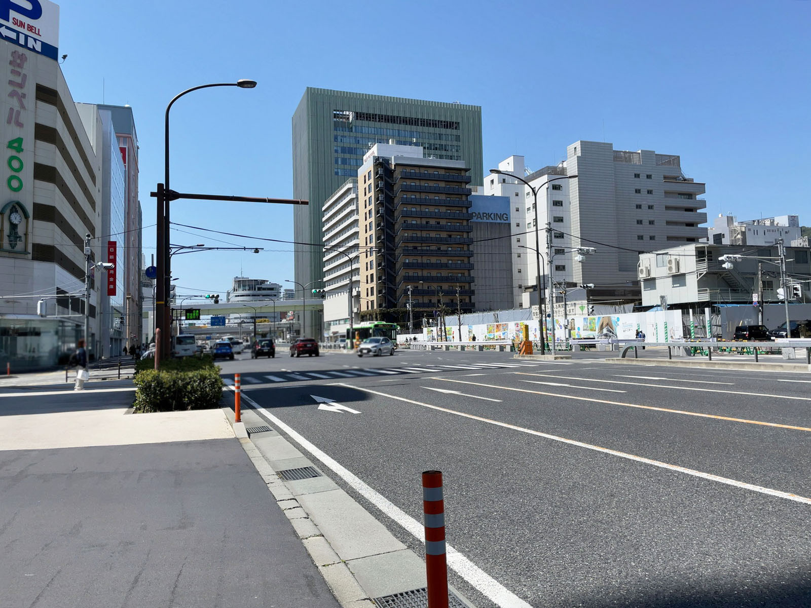 アーバンエース三宮ビル前面の通り