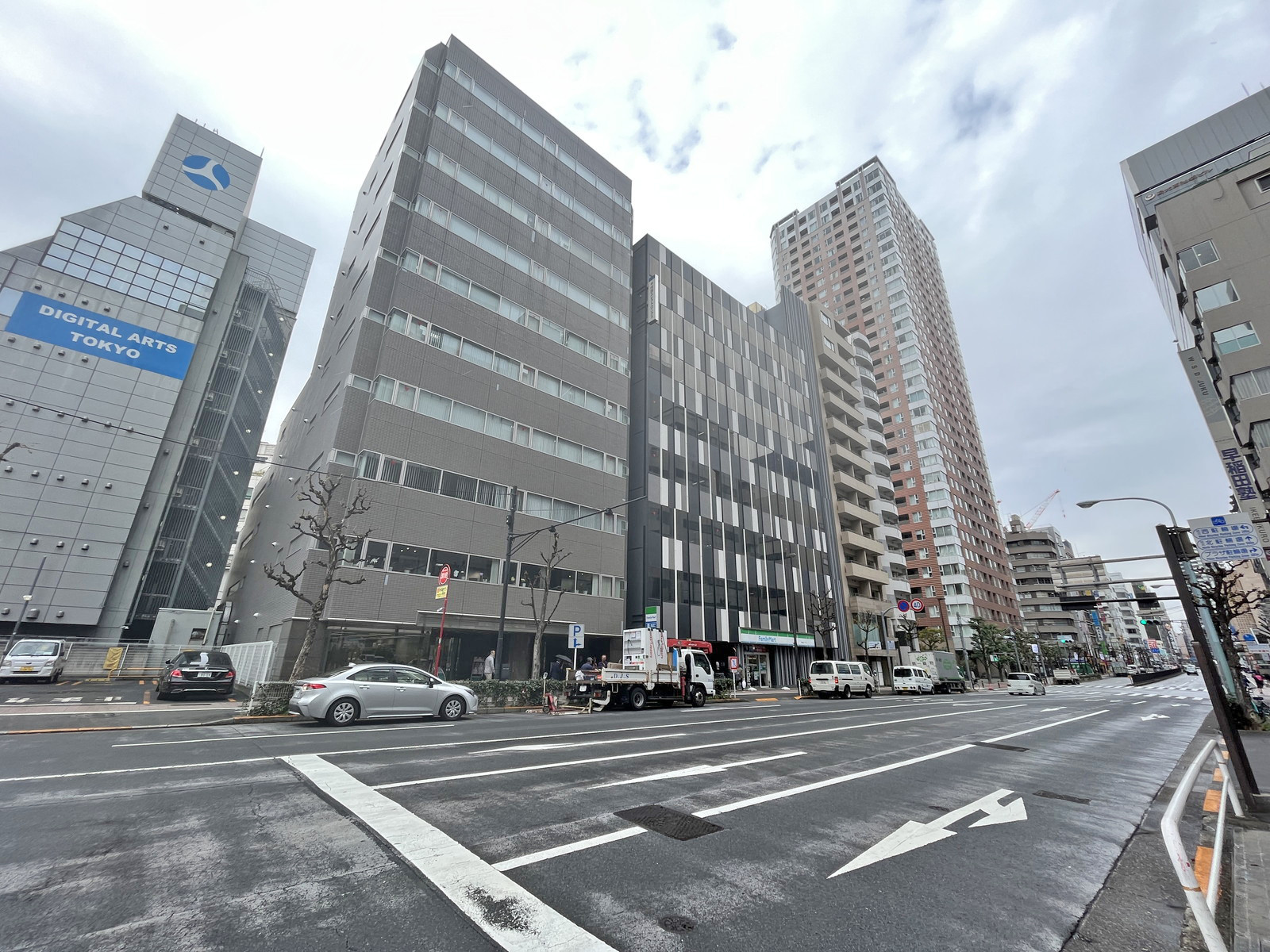 西池袋TSビル前面通り
