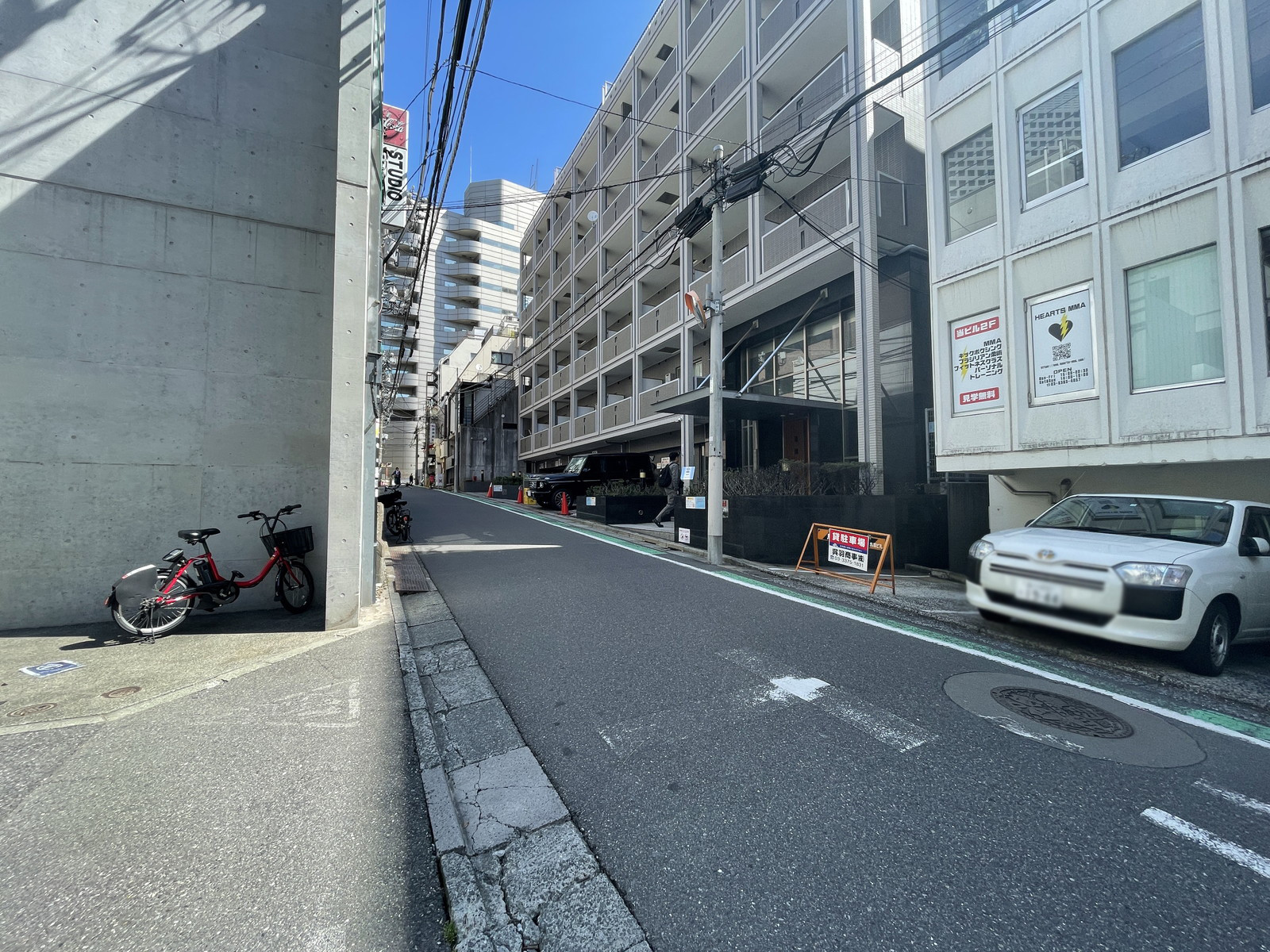 TWIZA代々木前面の通り