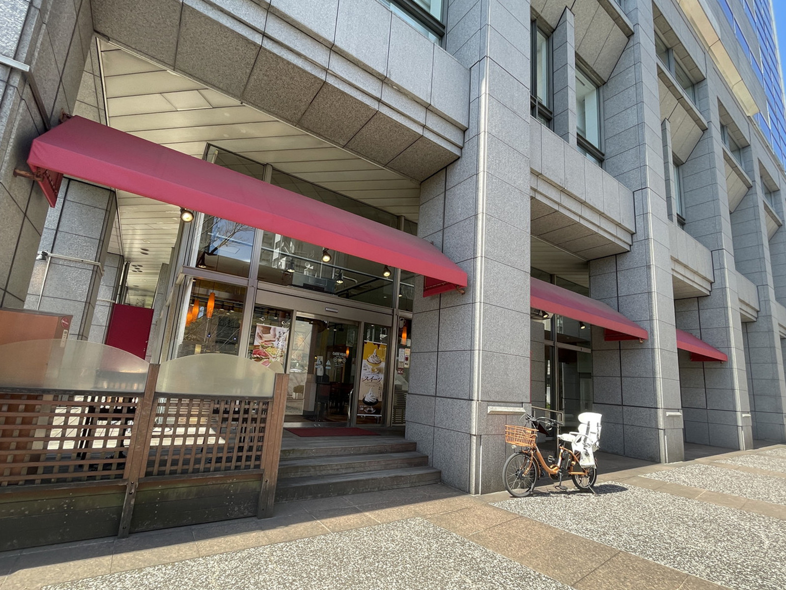 徒歩2分のカフェ・ベローチェ代々木3丁目店