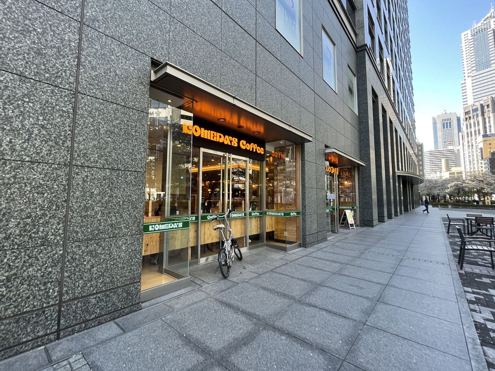 徒歩5分のコメダ珈琲 新宿文化クイントビル店