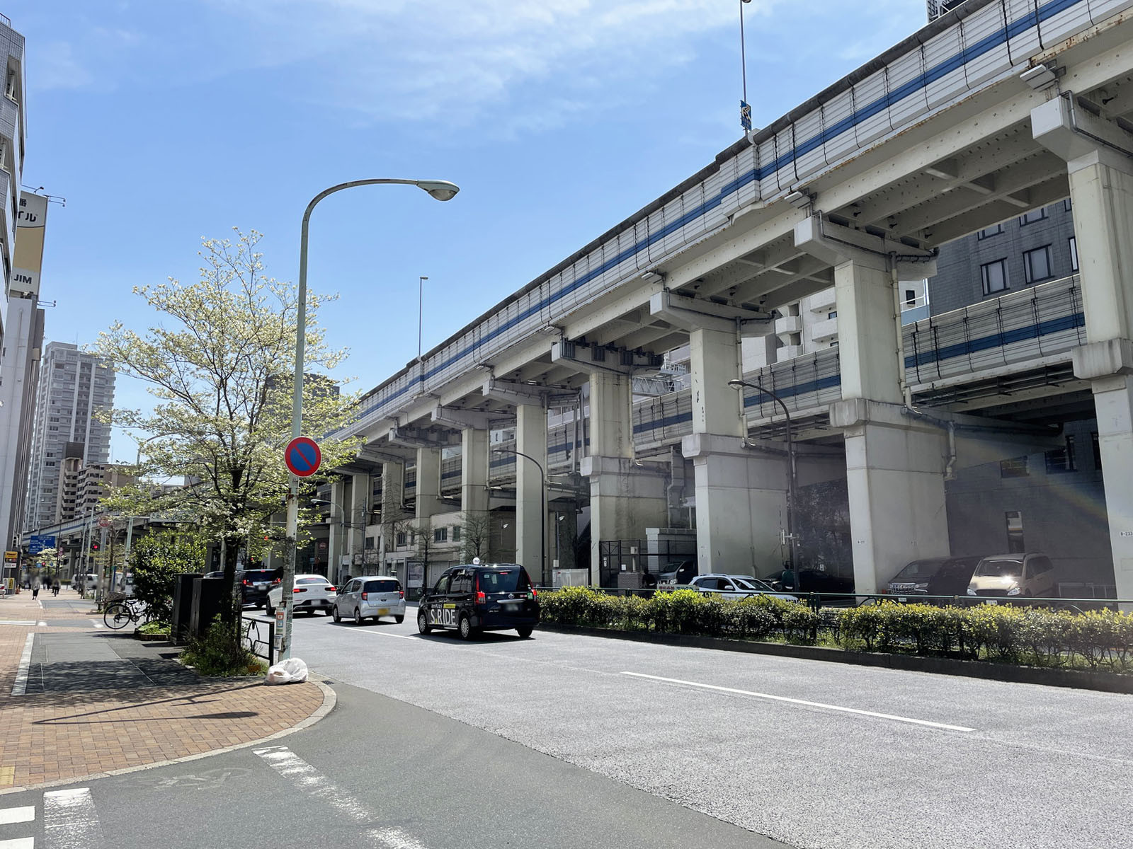 西桜ビル前面の環状三号線
