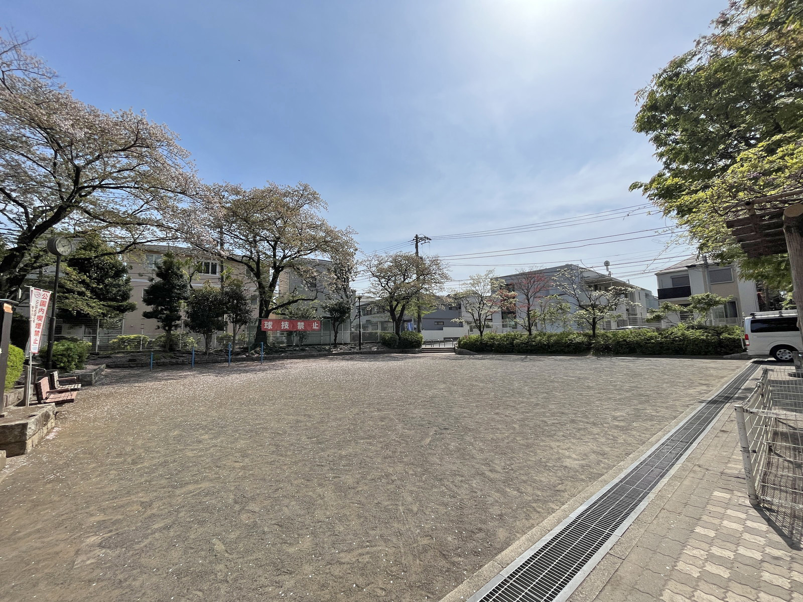 徒歩1分の千早公園