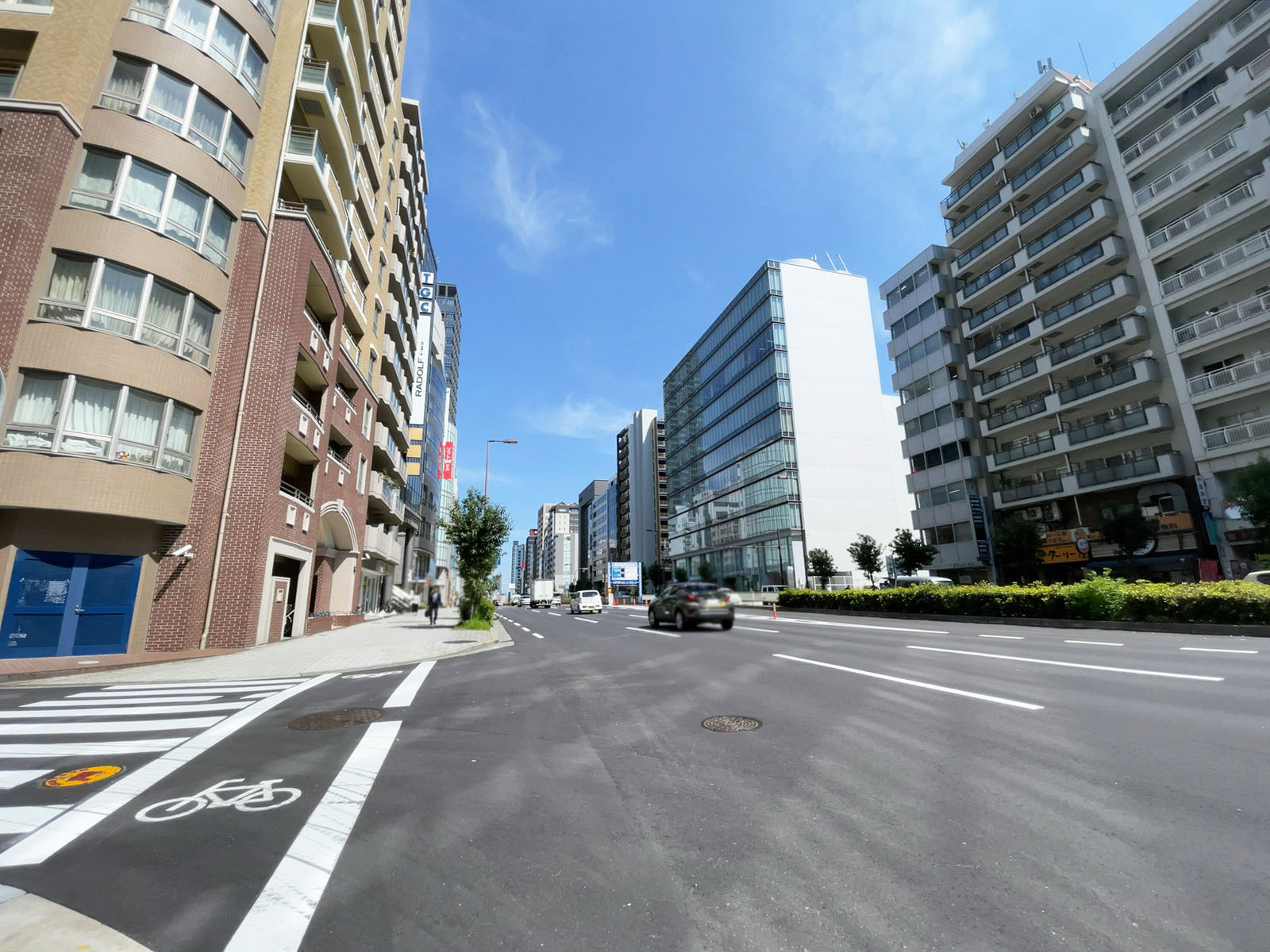 谷町センタービル前面の通り
