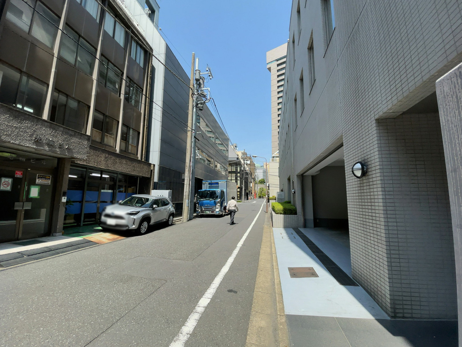 第二木津ビル前面の通り