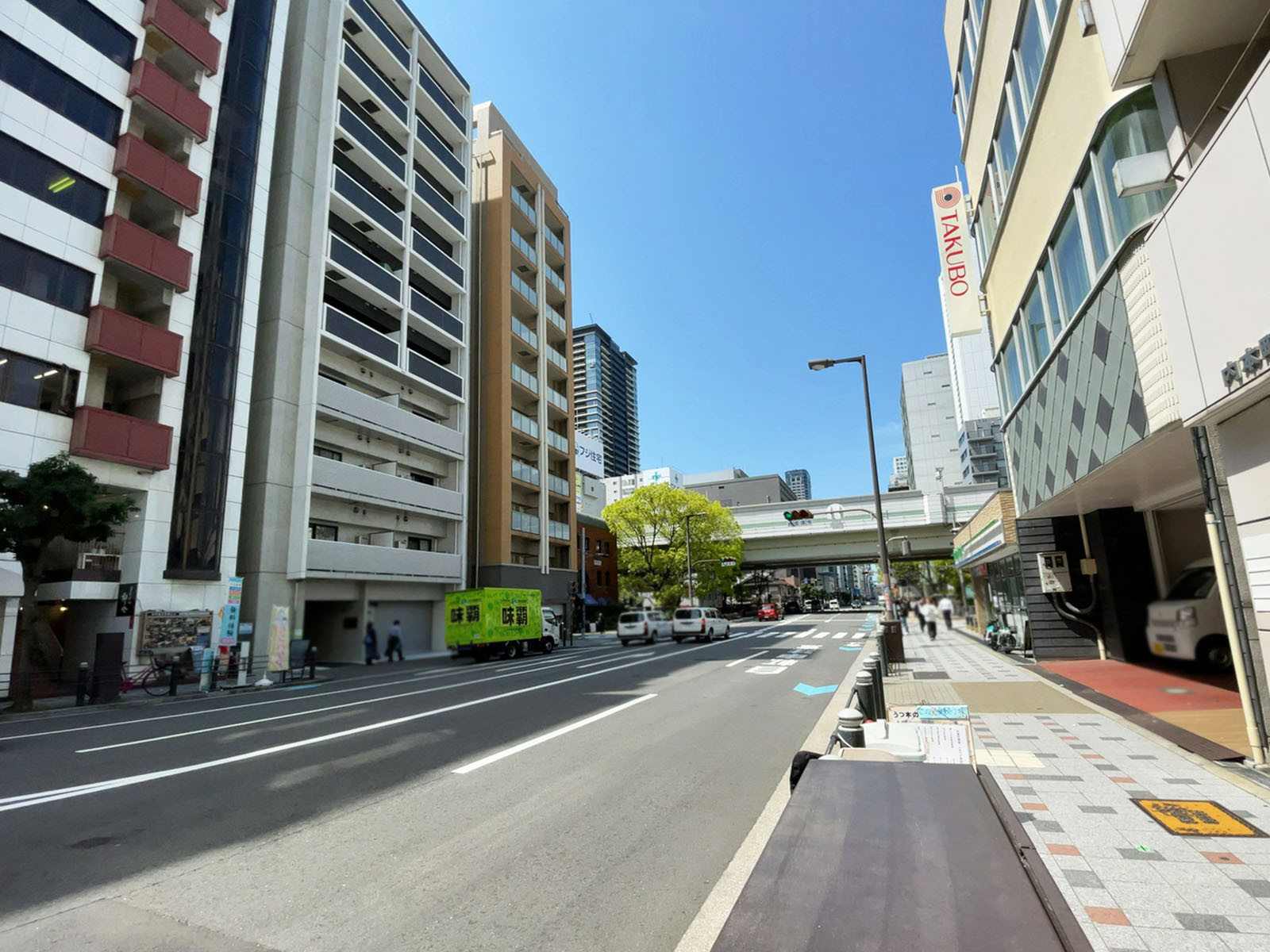 第7松屋ビル前面の通り