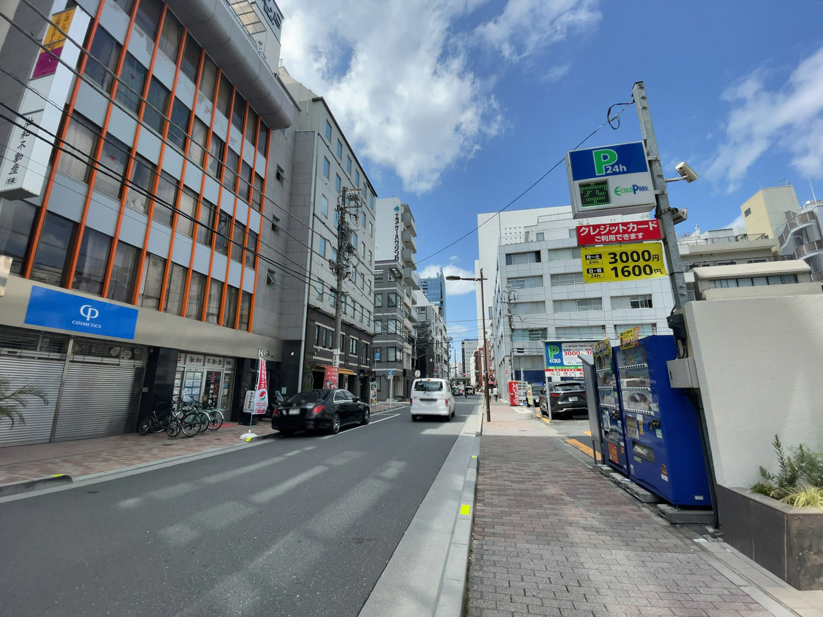 MTKビル前面の通り