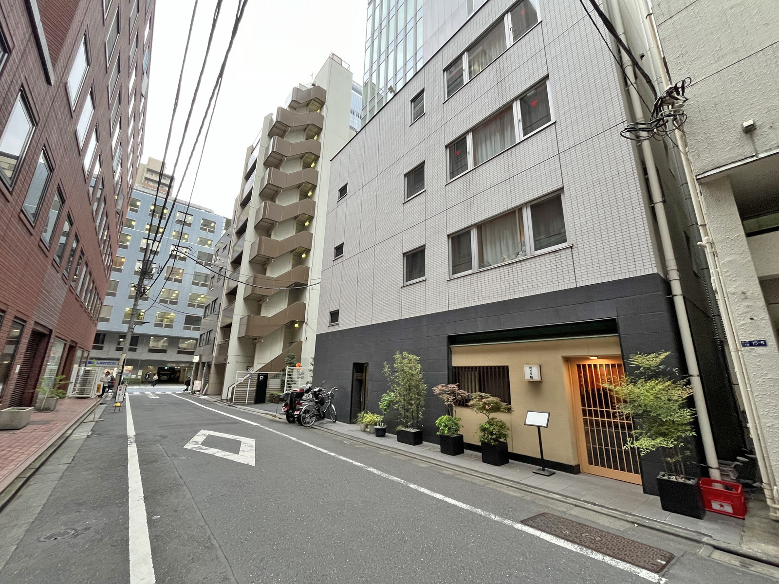 ノリタケ虎ノ門ビル前面通り