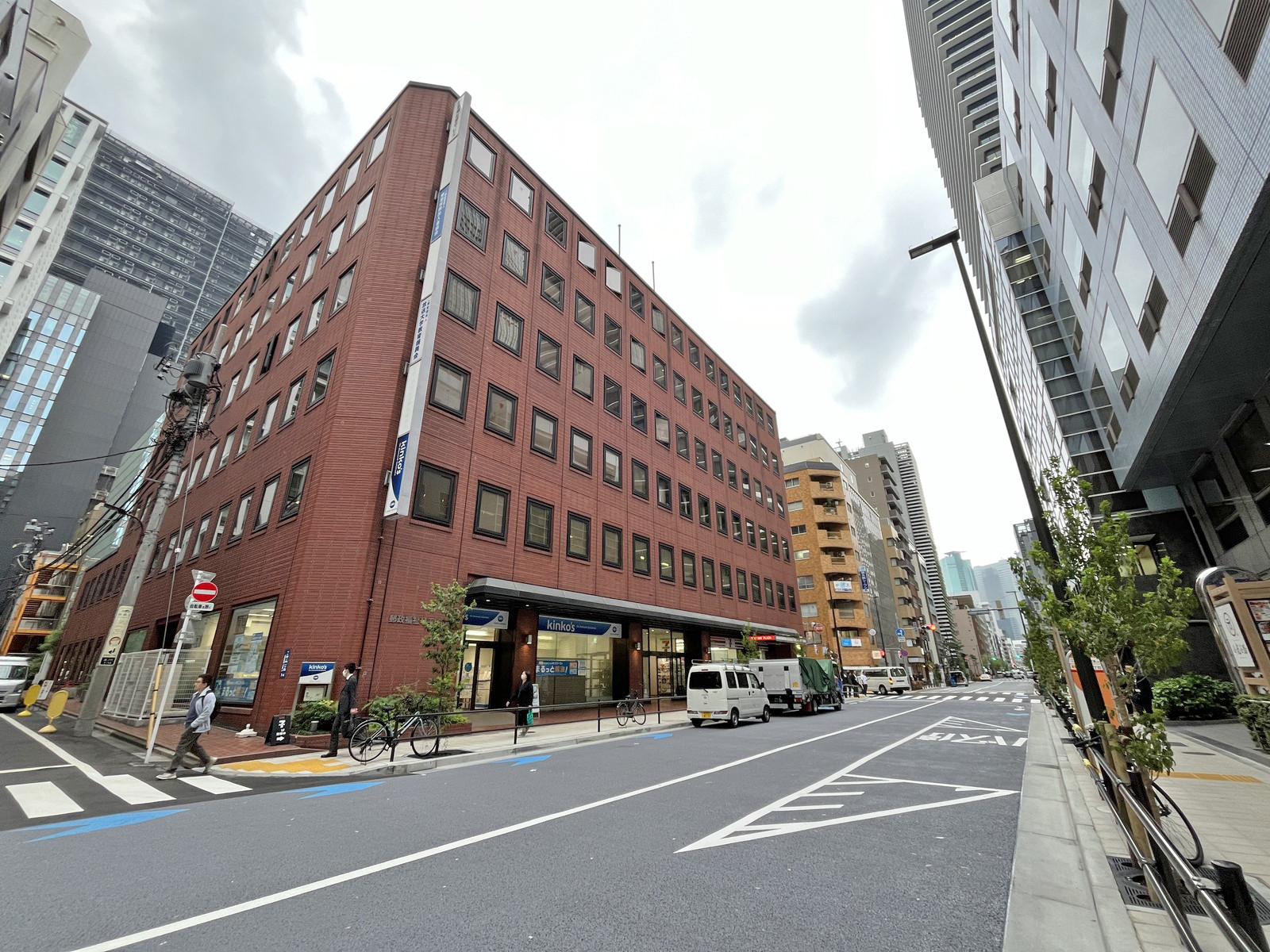 郵政福祉琴平ビル前面通り