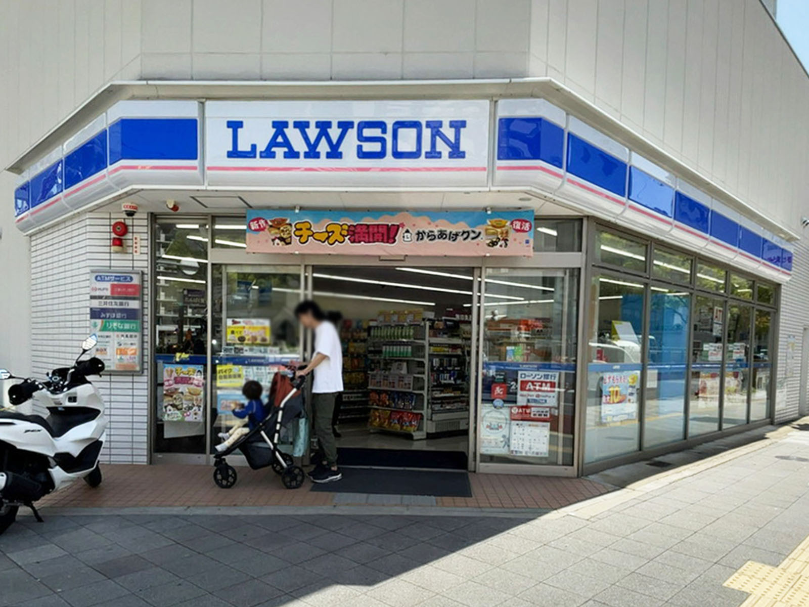 並びにあるローソン 神戸古湊通一丁目店