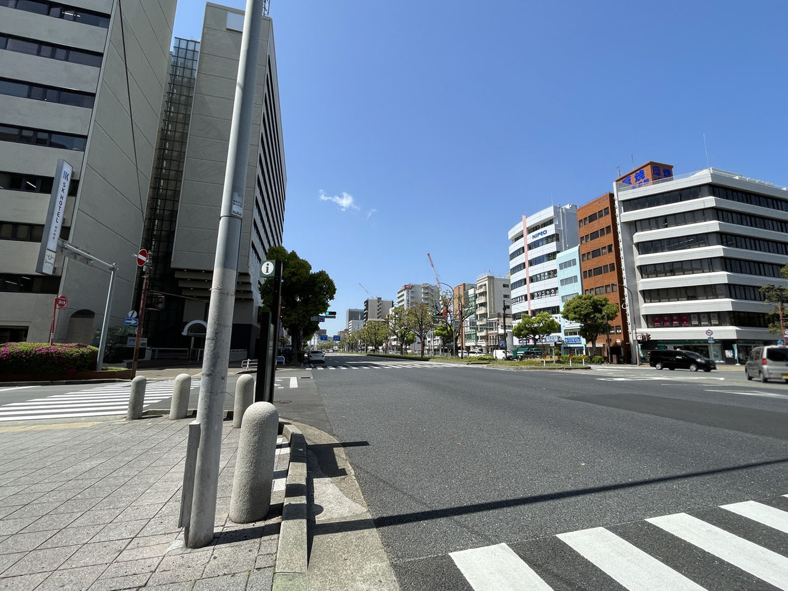 神戸楠公前ビル前面の通り