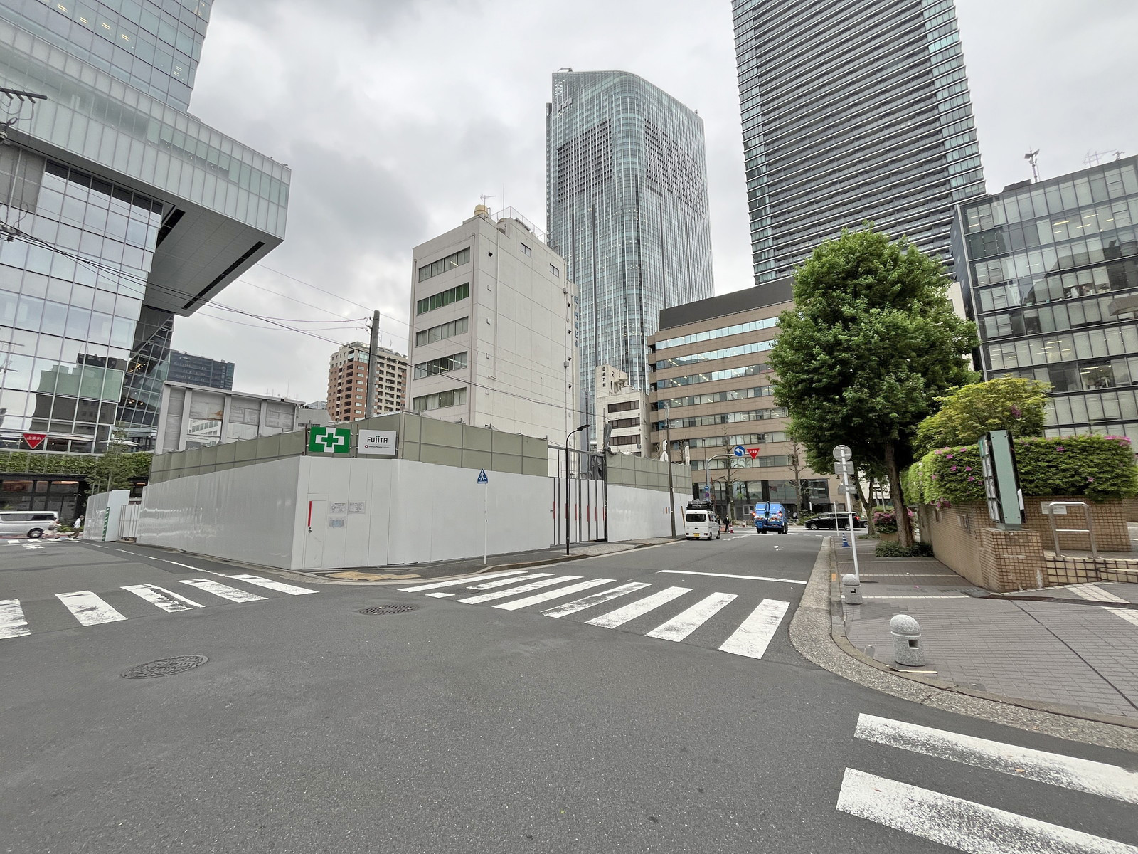 虎ノ門37森ビル前面通り