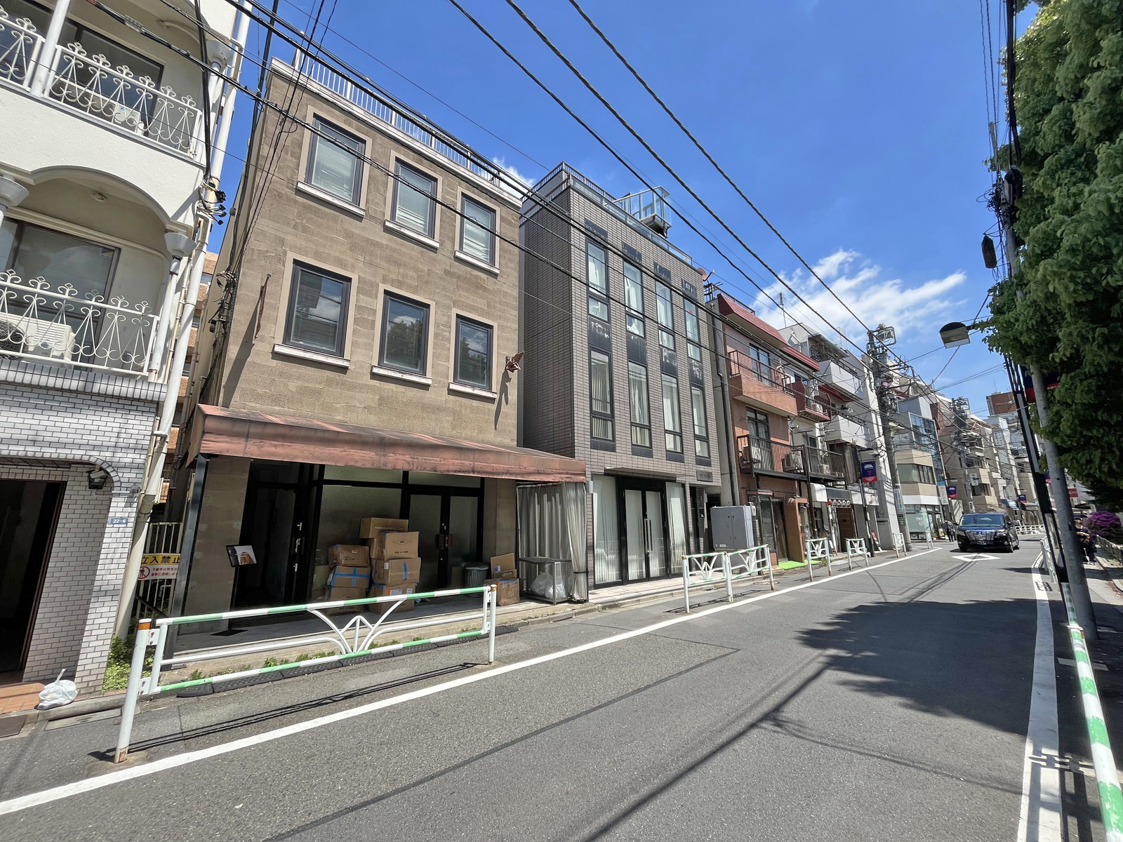 松山ビル前面通り