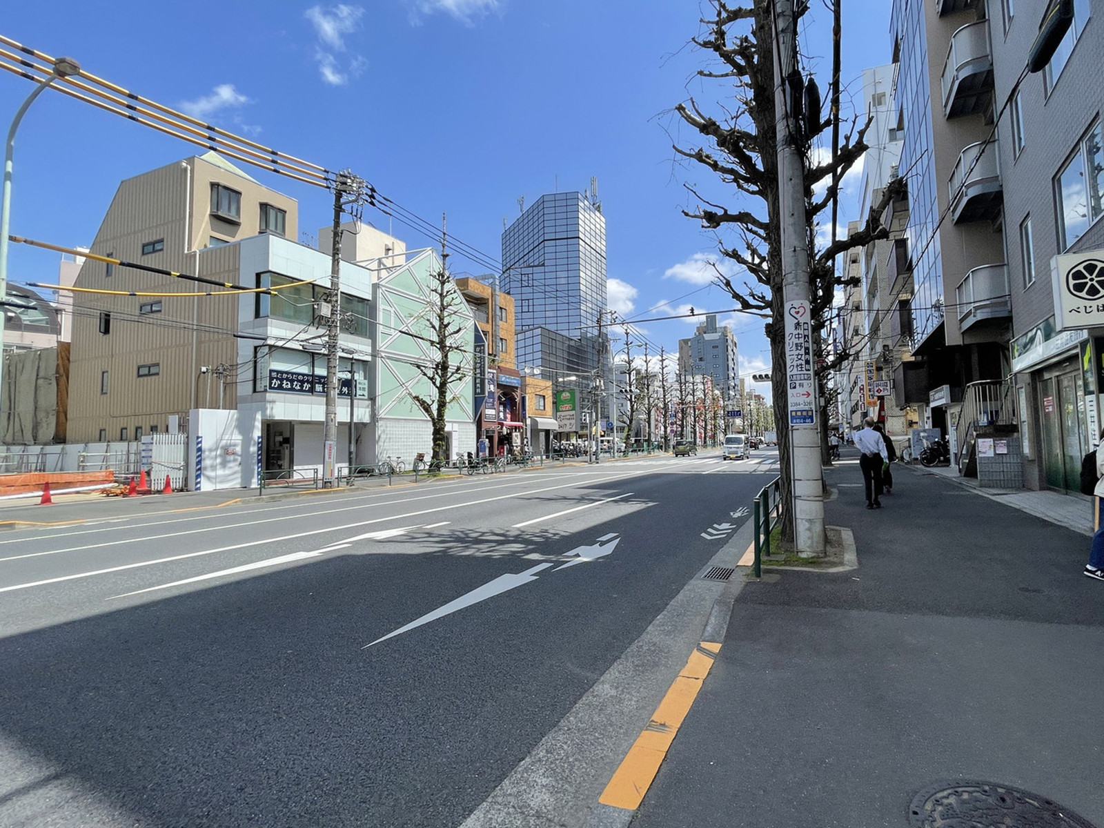 新中野ビル前面の通り