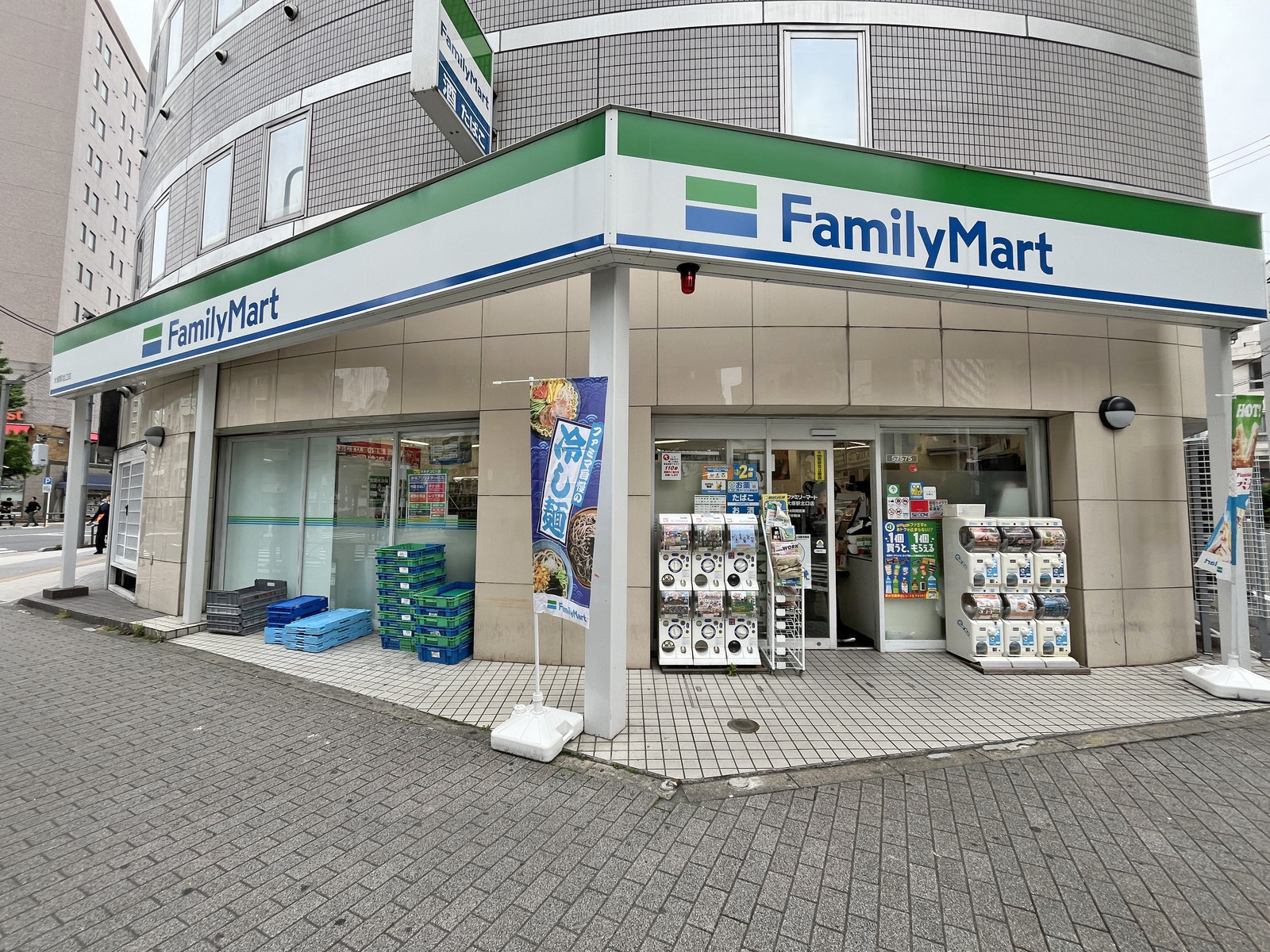 徒歩2分のファミリーマート大塚駅北口店