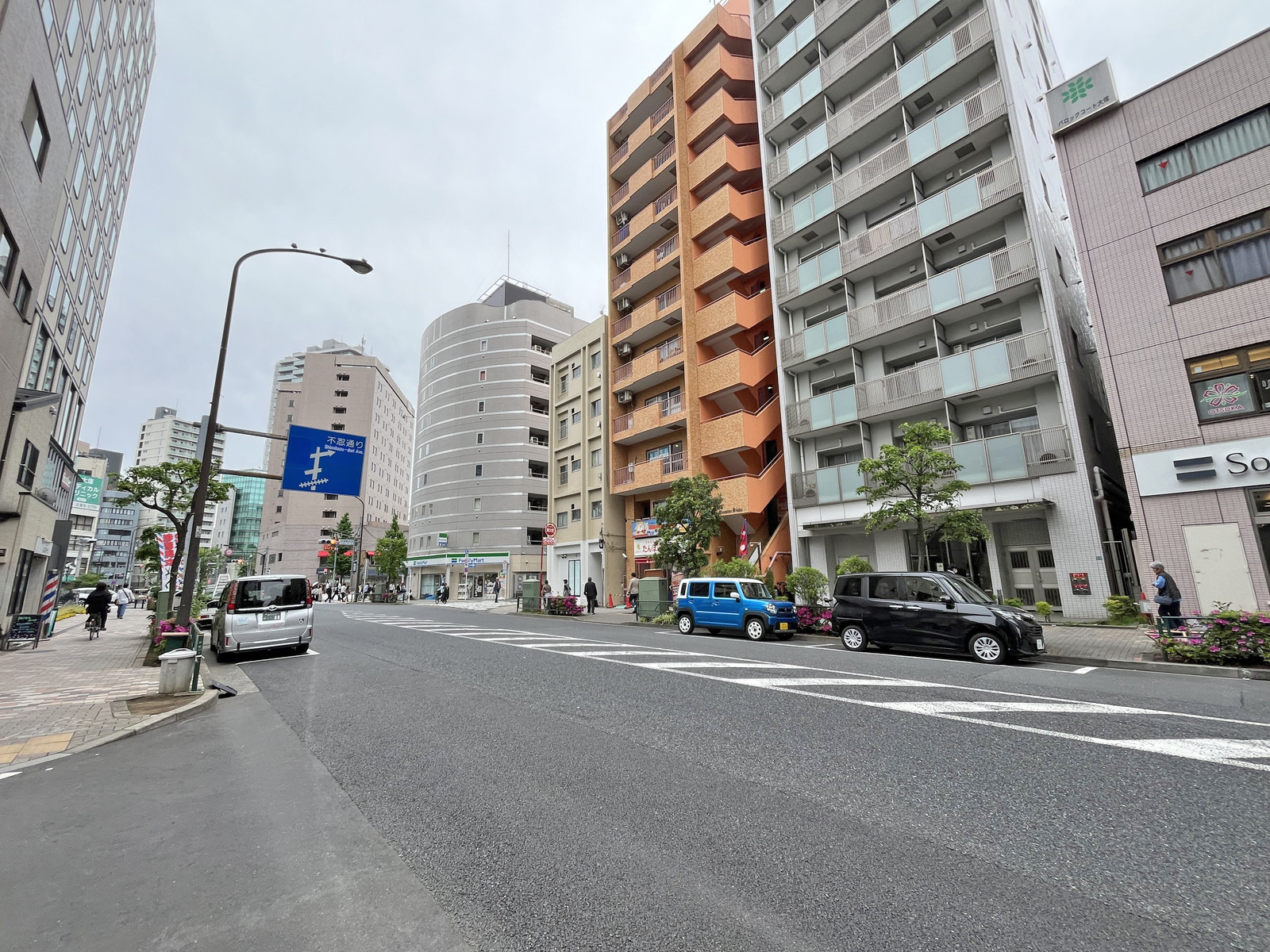 アミックス大塚ビル前面通り