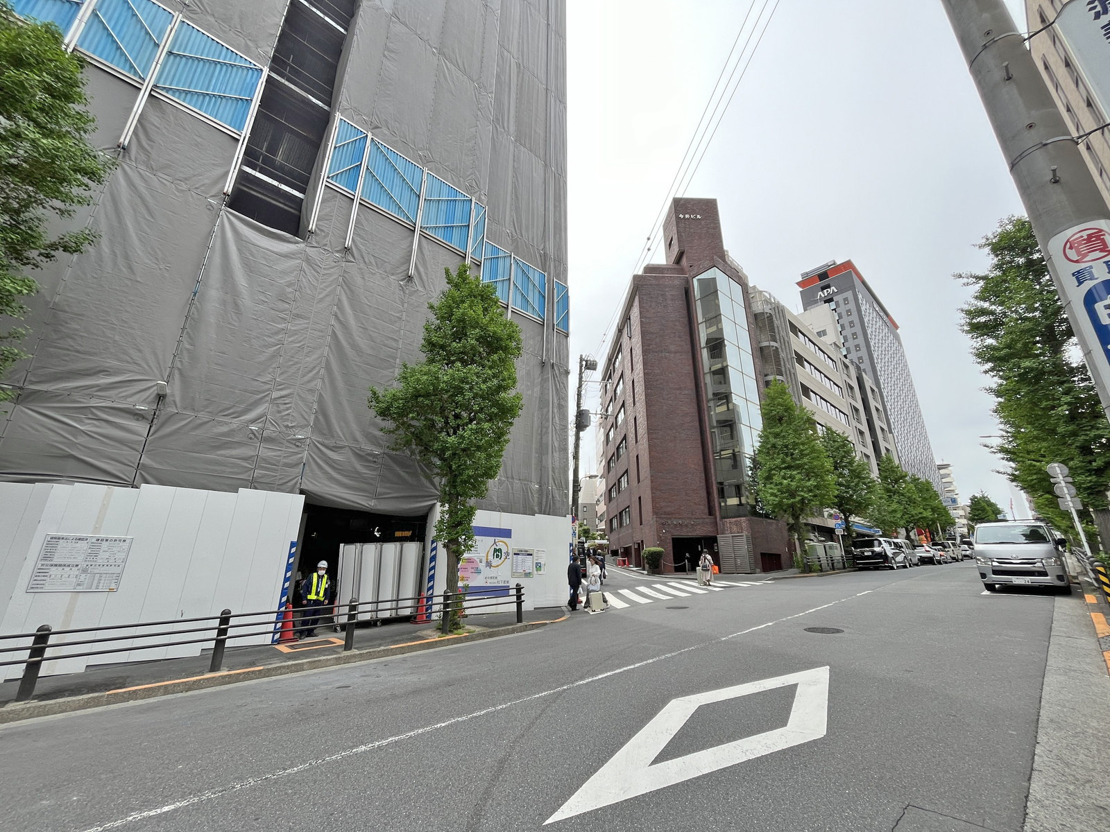 今井保全ビル前面通り