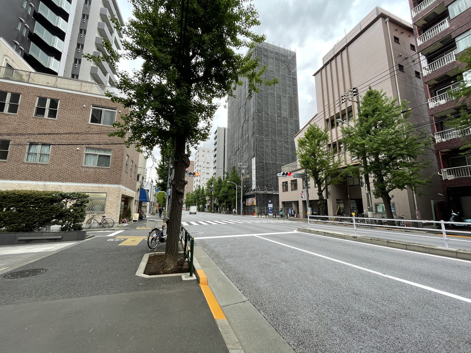 講談社FSビル前面の通り