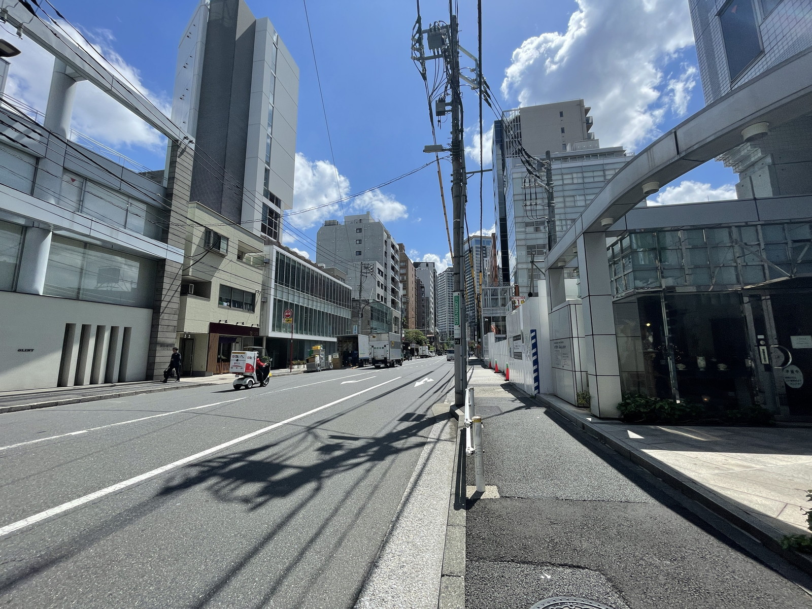 南青山三樹ビル前面の通り