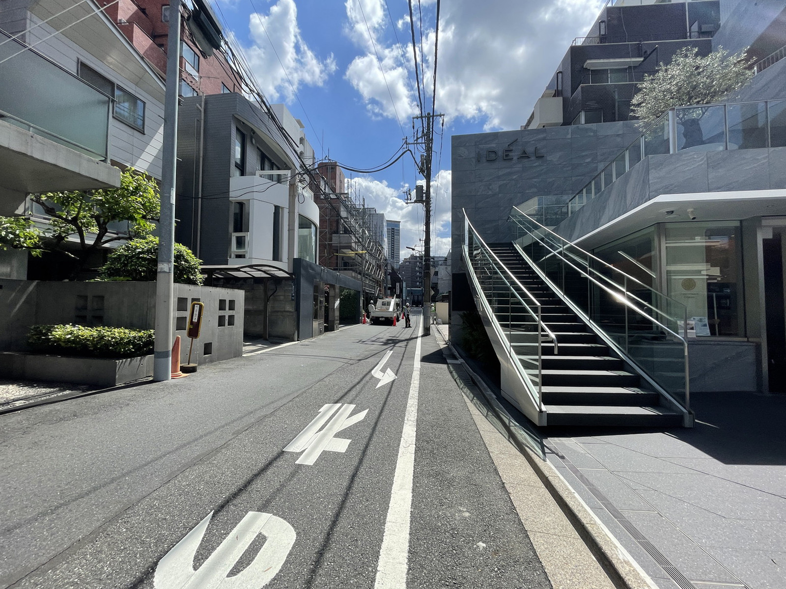 ユニティ前面の通り