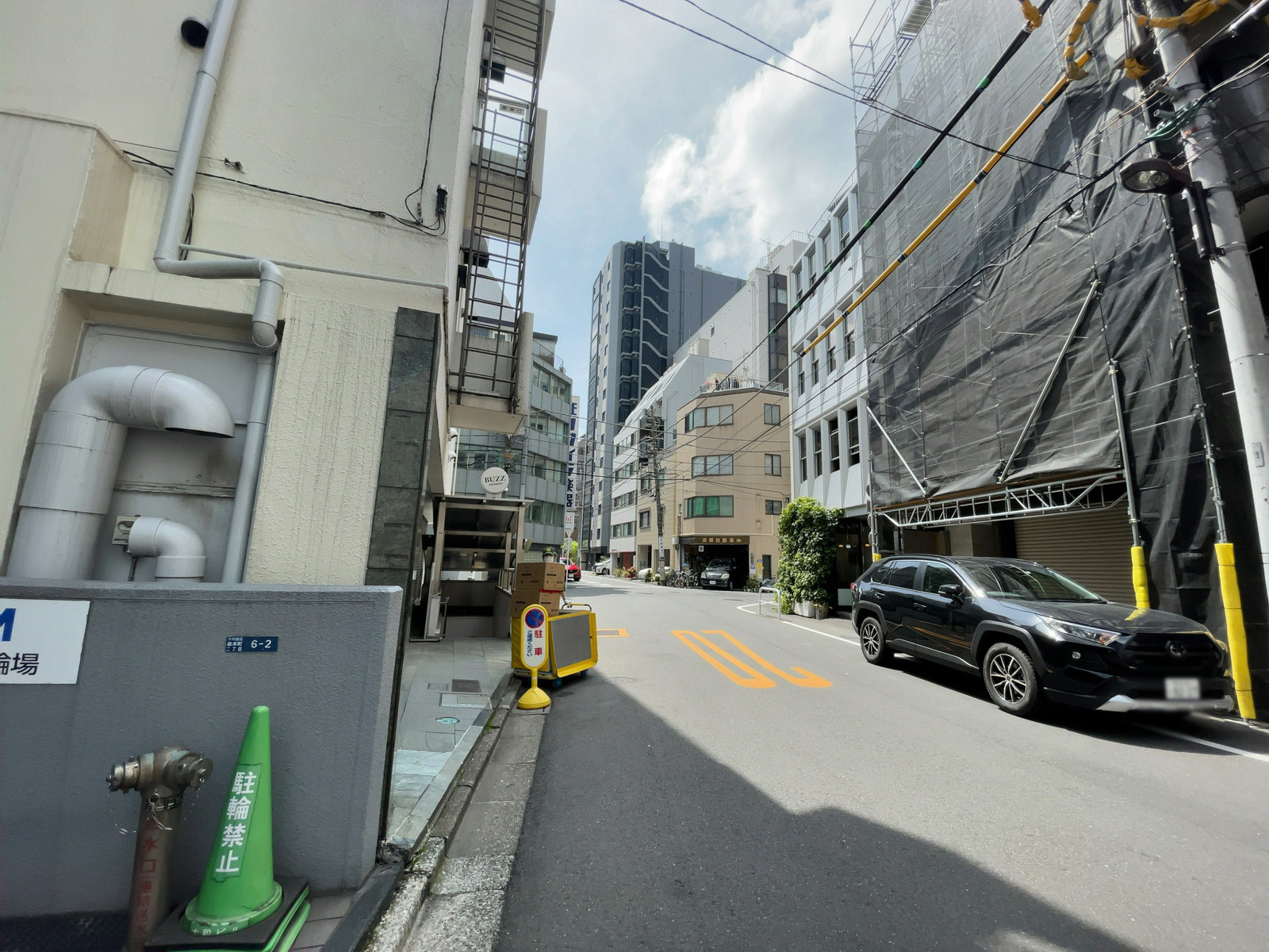 大和ビル前面の通り
