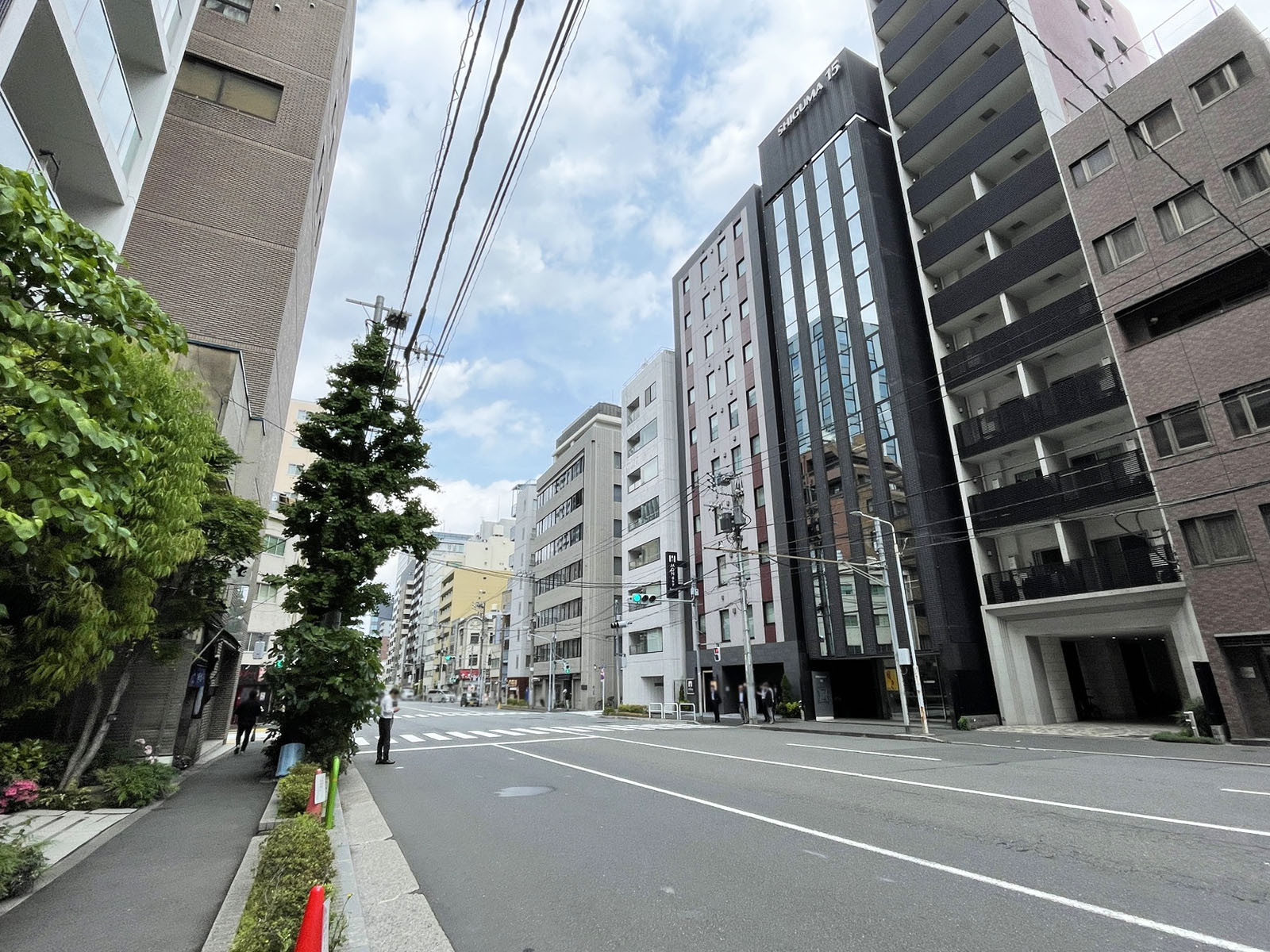 石井ビル前面の清洲橋通り