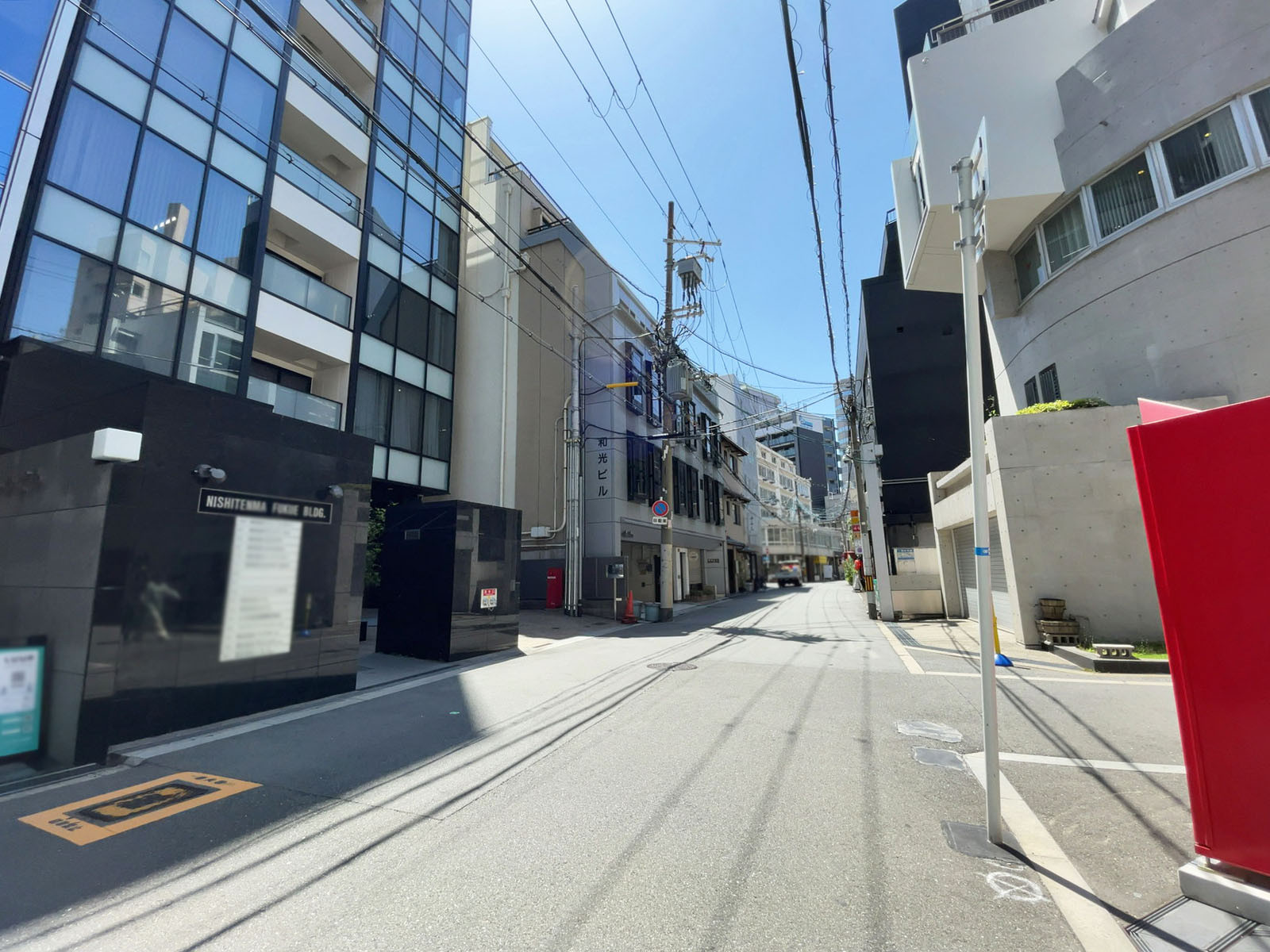 NISHITENMA FUKUEビル前面の通り