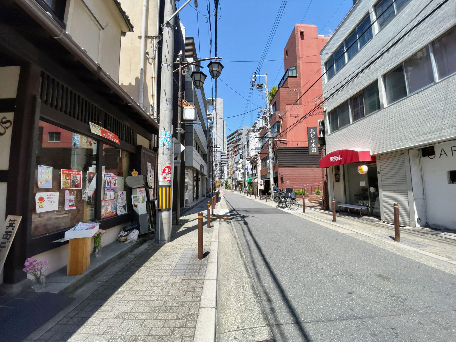 北ビル本館前面の通り