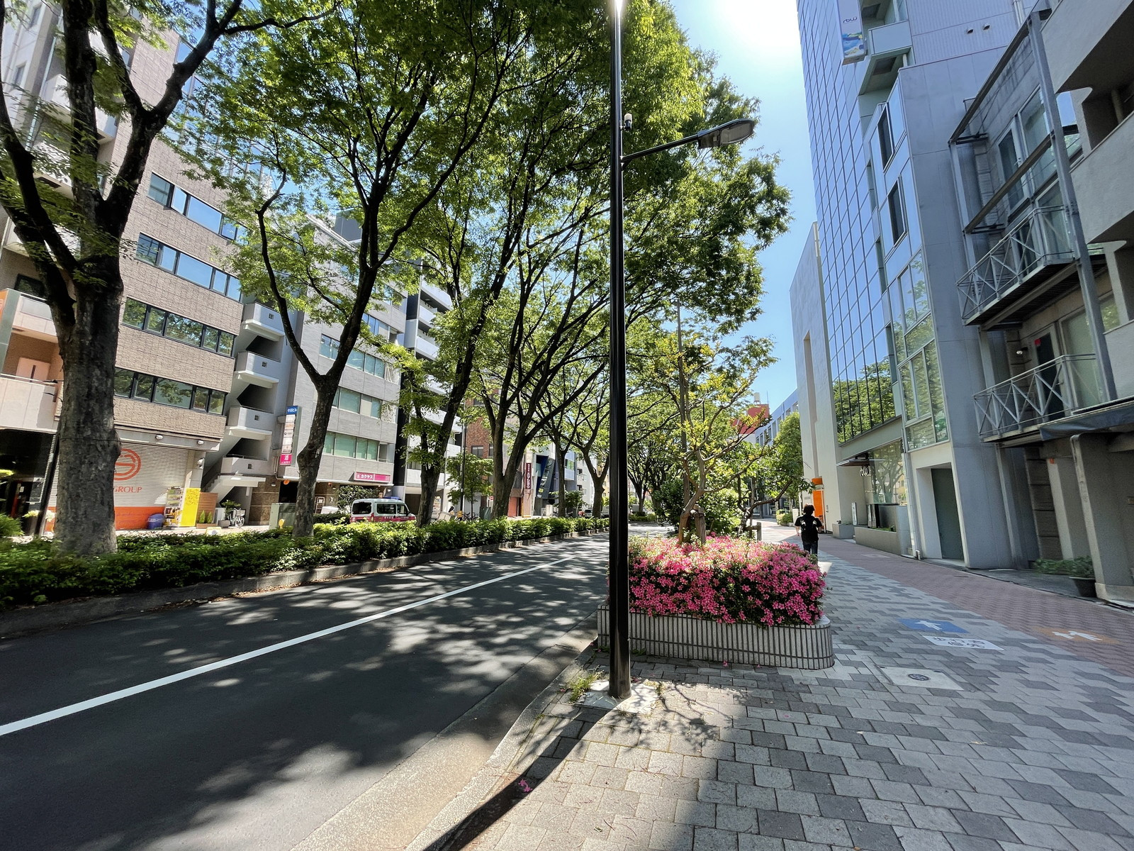 RBW JAPANビル前面の通り