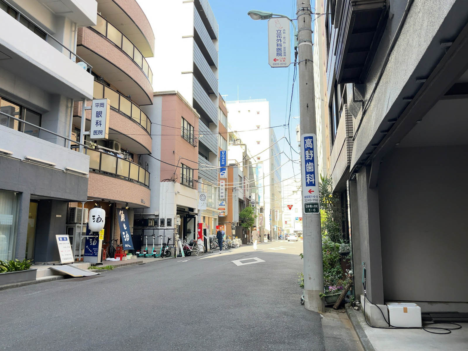 日本サンライズビル前面の通り