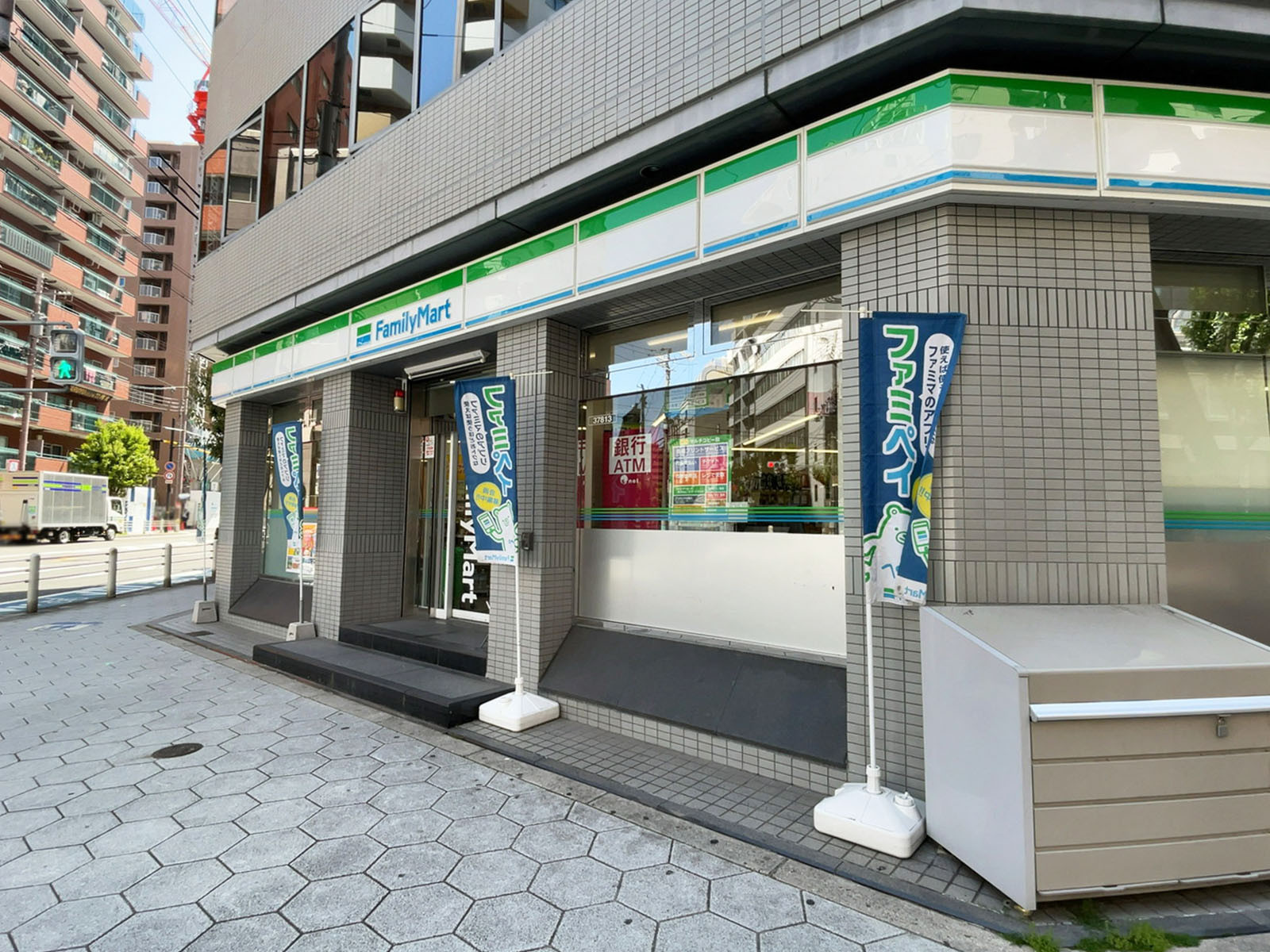 至近のファミリーマート 内本町店