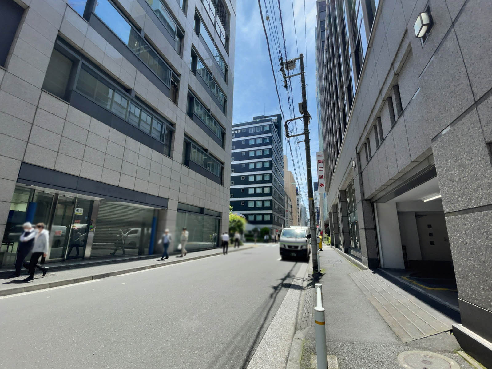永田ビル前面の通り