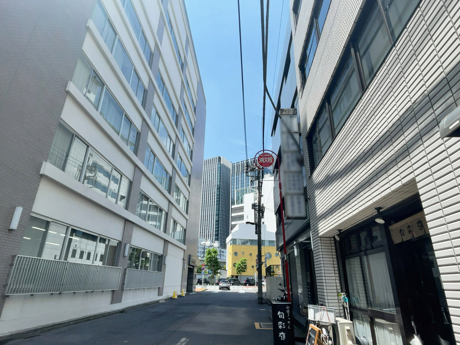 荒船ビル前面の通り